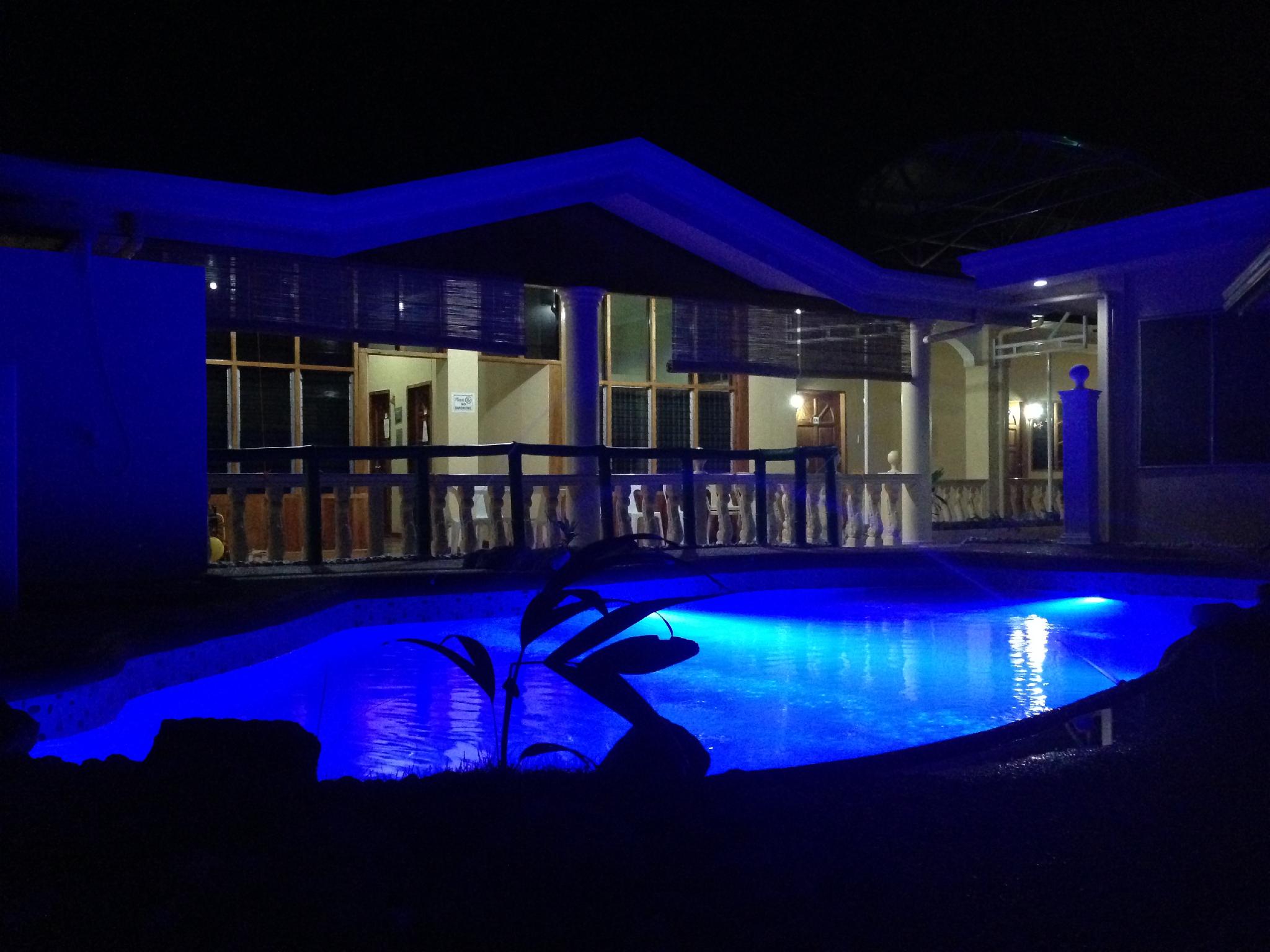 EM's Seaside Inn