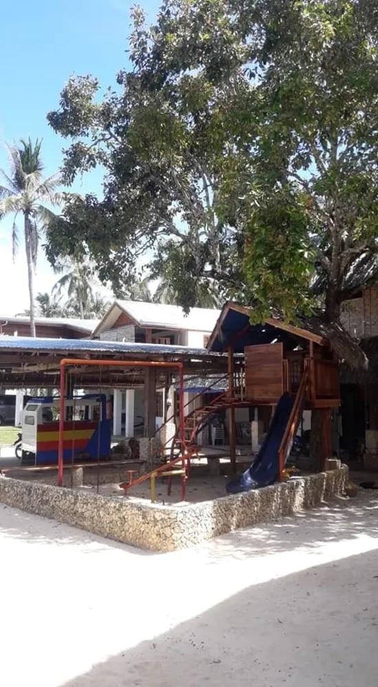 Rainbow Bay Beach & Dive Resort