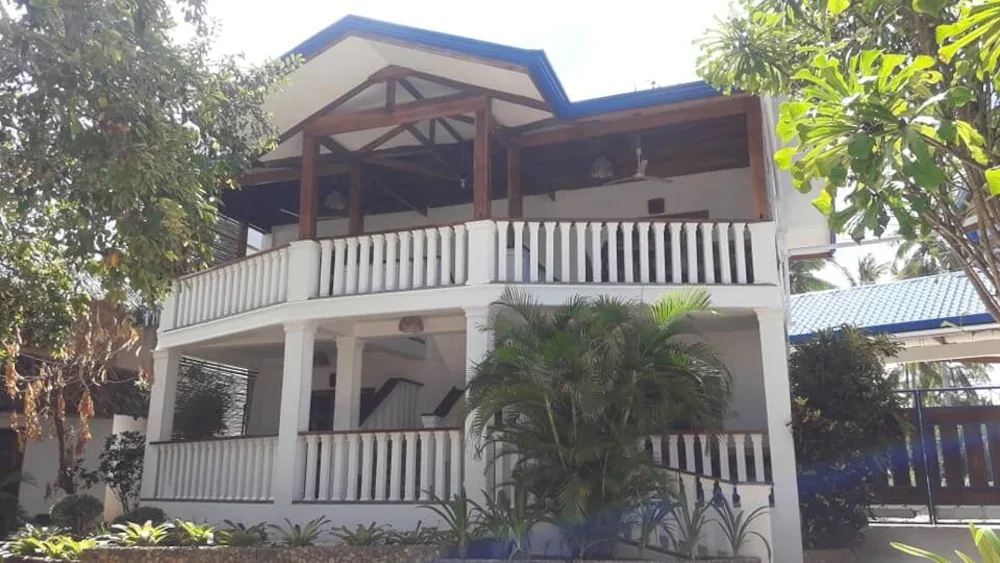Rainbow Bay Beach & Dive Resort