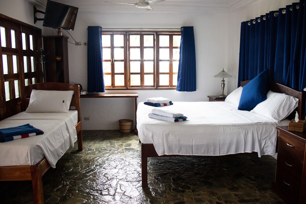 Rainbow Bay Beach & Dive Resort