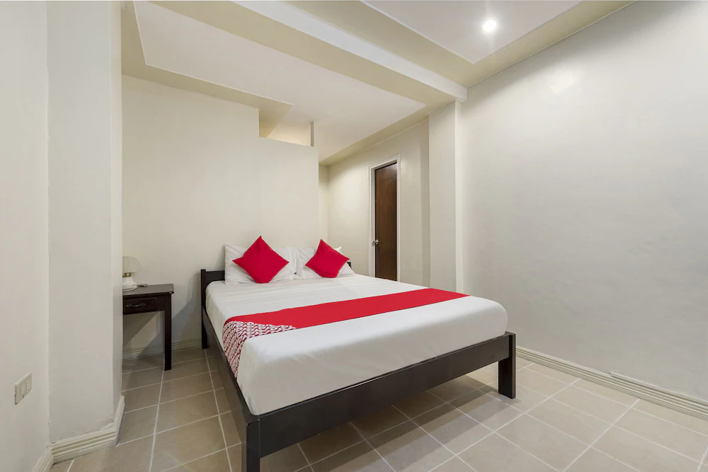 Paradise Hotel by OYO Rooms