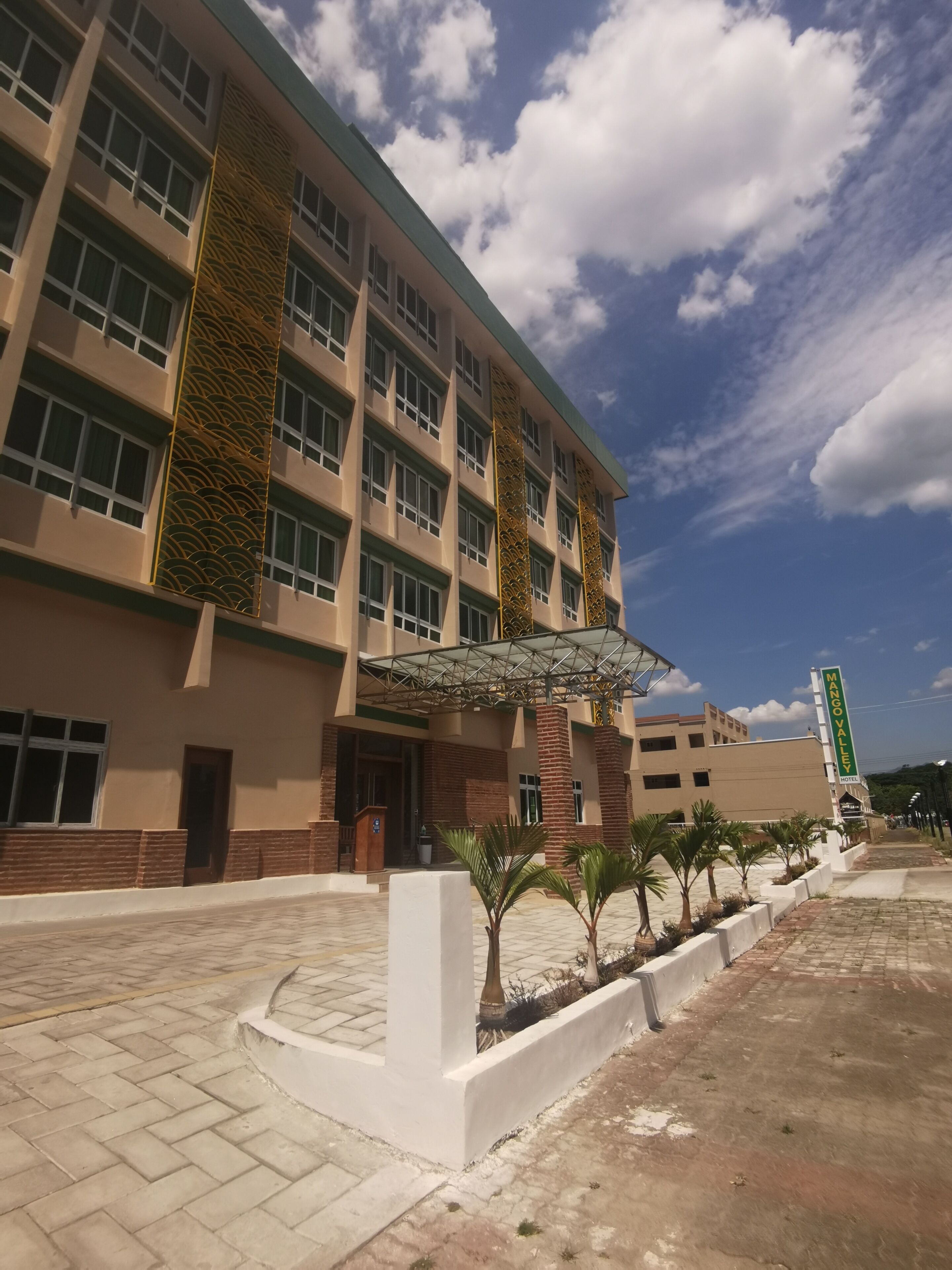 Mango Valley Hotel