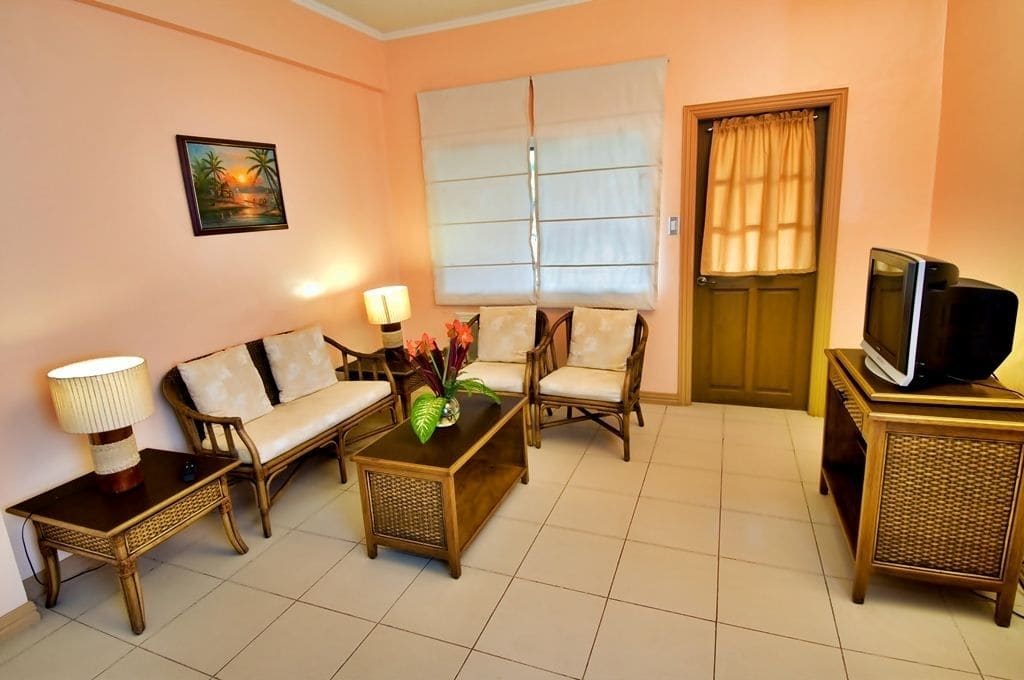 Subic Holiday Villas