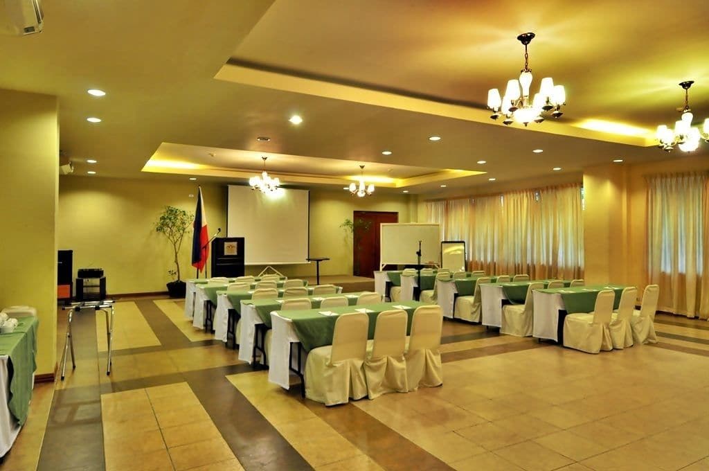 Subic Holiday Villas