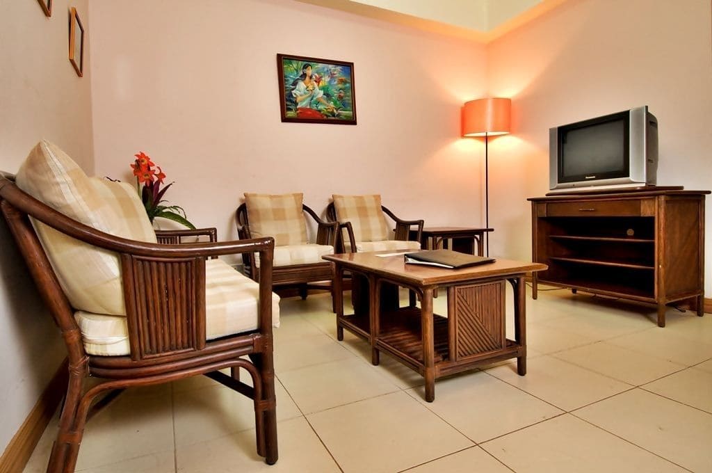 Subic Holiday Villas