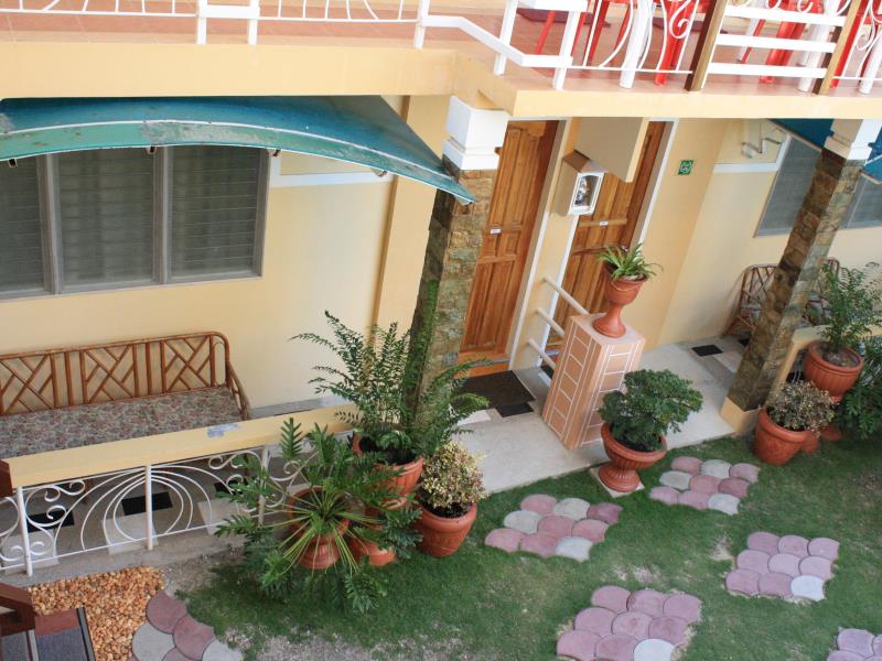 Oslob Malonzo Pension House