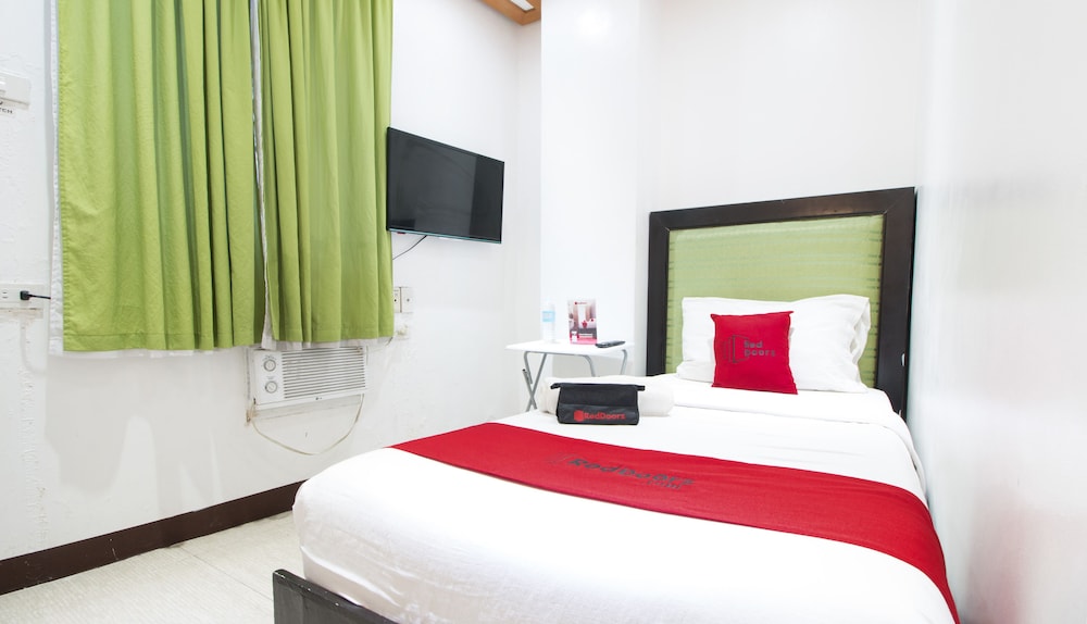 Ace Francis Hotel by RedDoorz