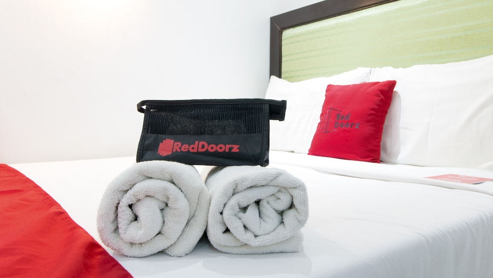 Ace Francis Hotel by RedDoorz