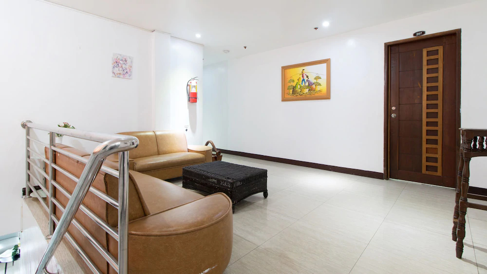 Ace Francis Hotel by RedDoorz