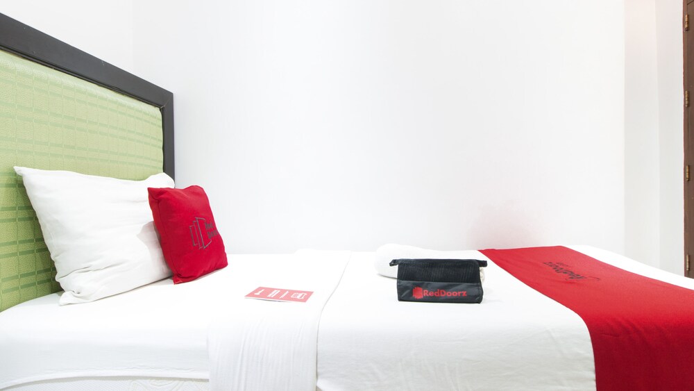 Ace Francis Hotel by RedDoorz