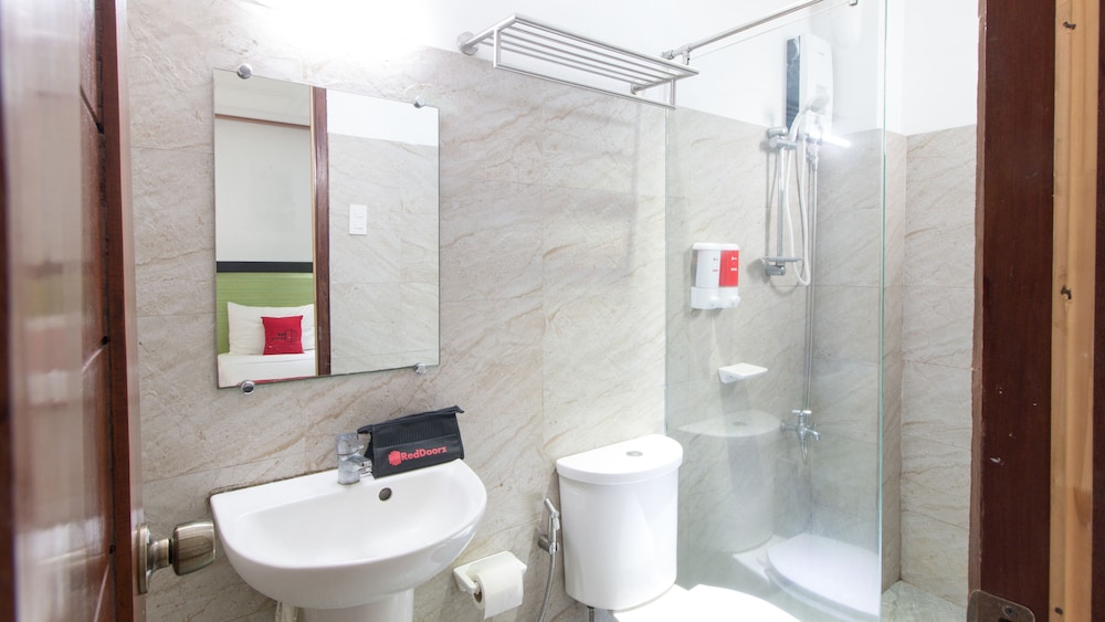 Ace Francis Hotel by RedDoorz