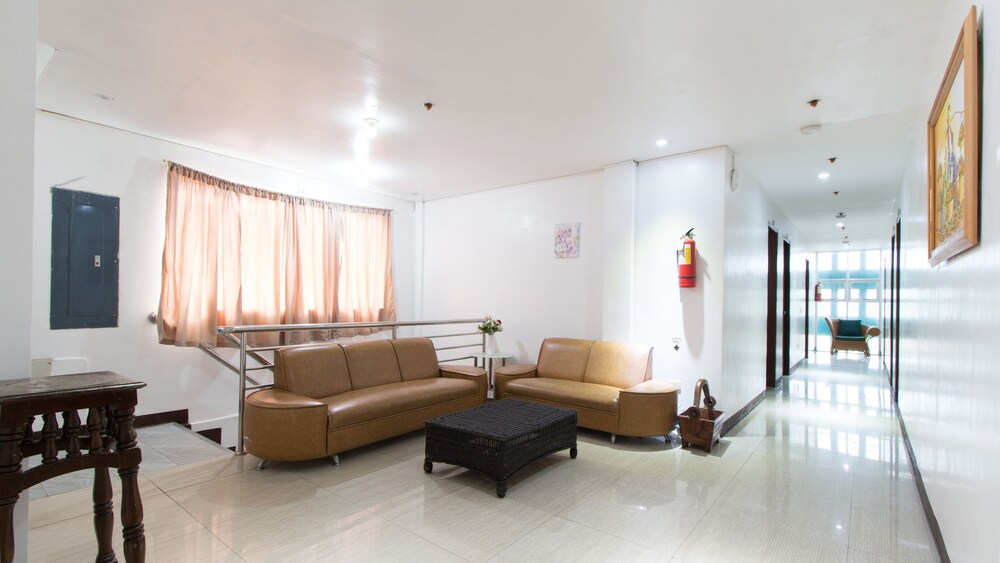 Ace Francis Hotel by RedDoorz