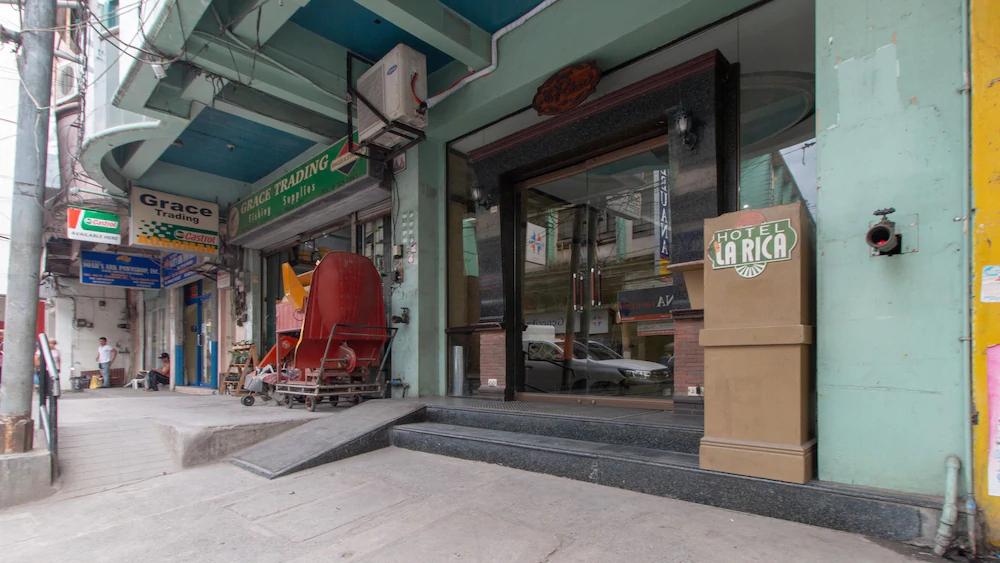 Hotel La Rica by RedDoorz