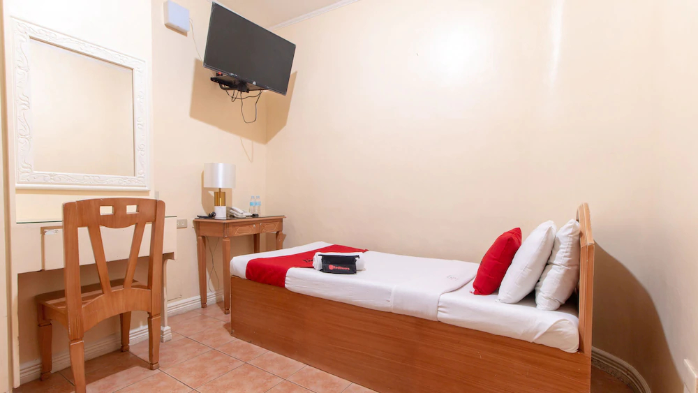 Hotel La Rica by RedDoorz