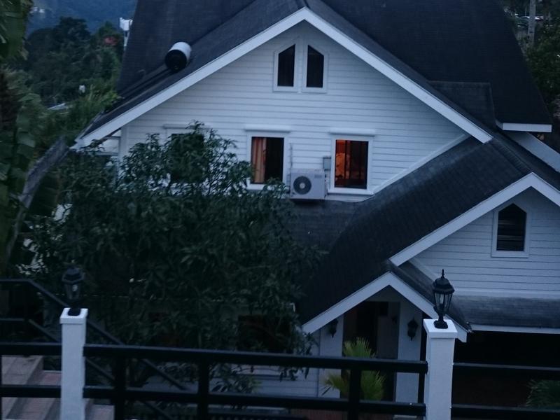 Chateau Beatrice Bed & Breakfast
