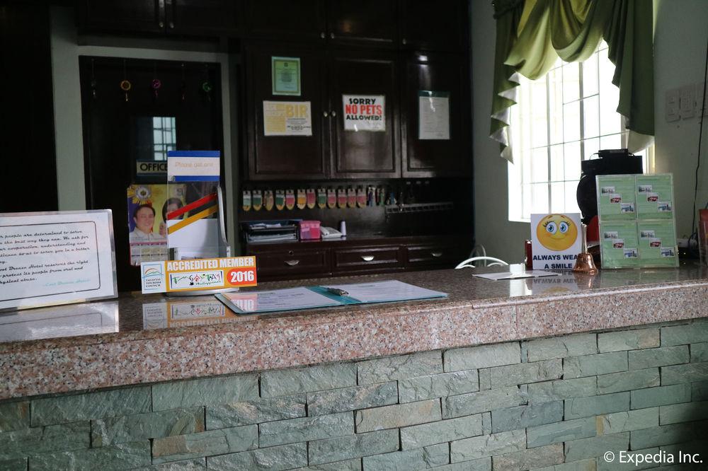 Cool Breeze Hotel And Villas