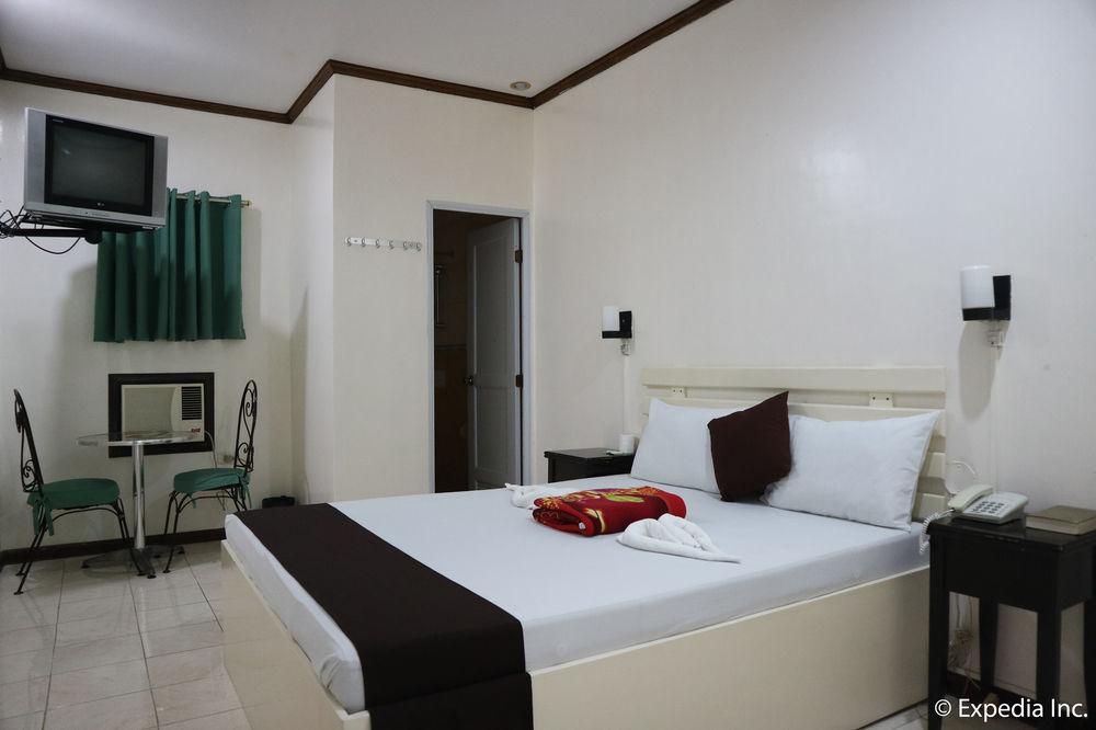 Cool Breeze Hotel And Villas