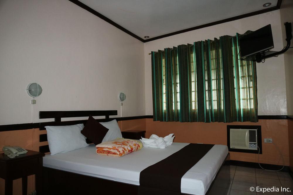 Cool Breeze Hotel And Villas