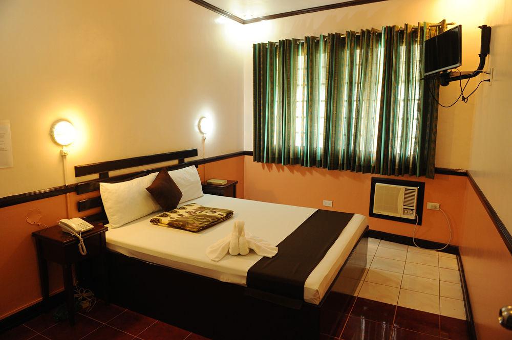 Cool Breeze Hotel And Villas