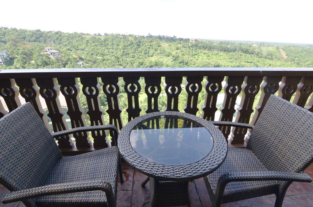 Crosswinds Resort Suites
