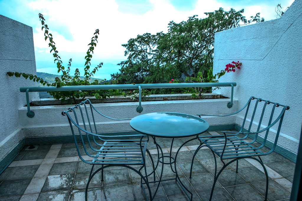 Days Hotel by Wyndham Tagaytay