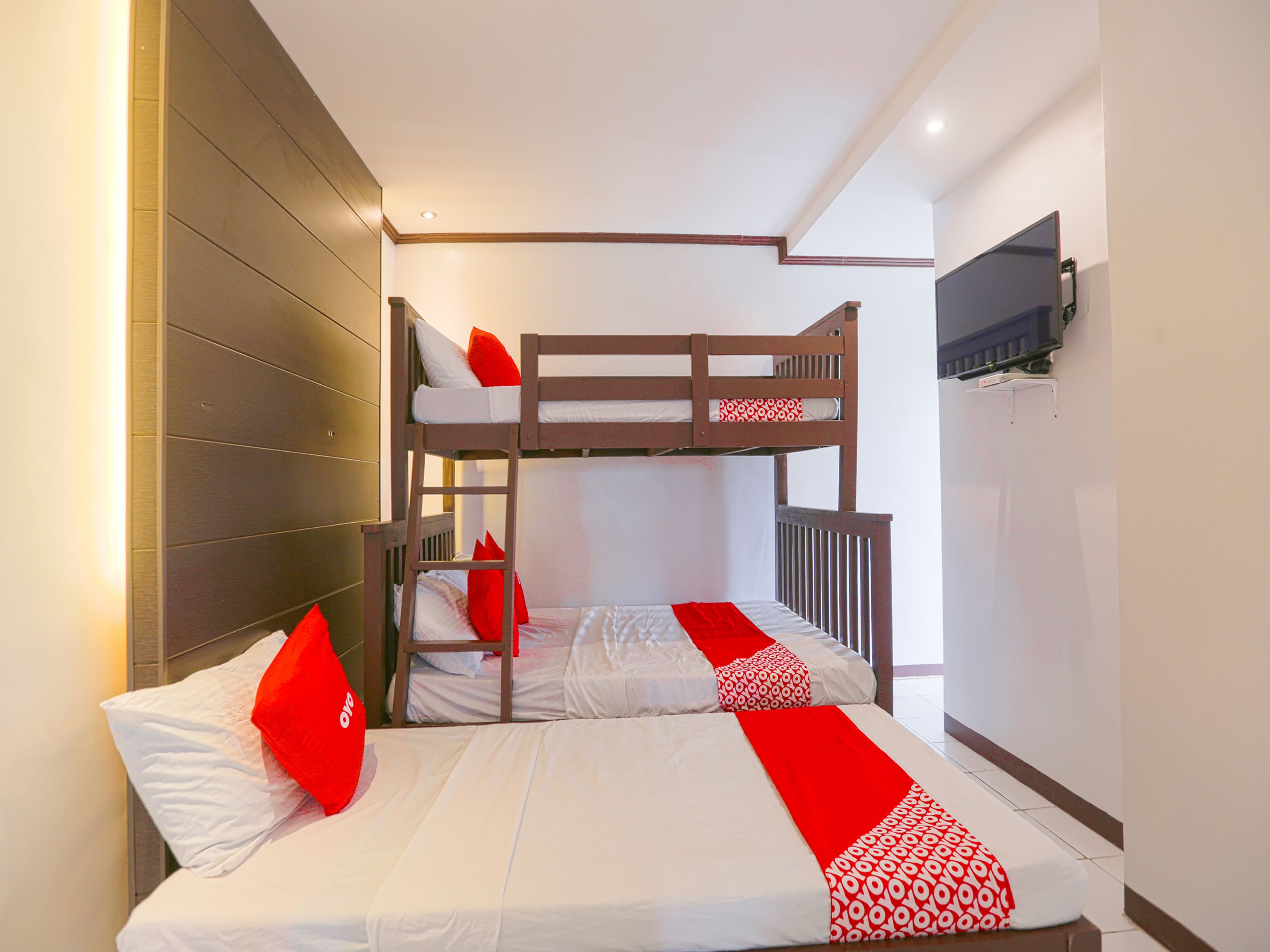 El Ronaldo Suites by OYO Rooms