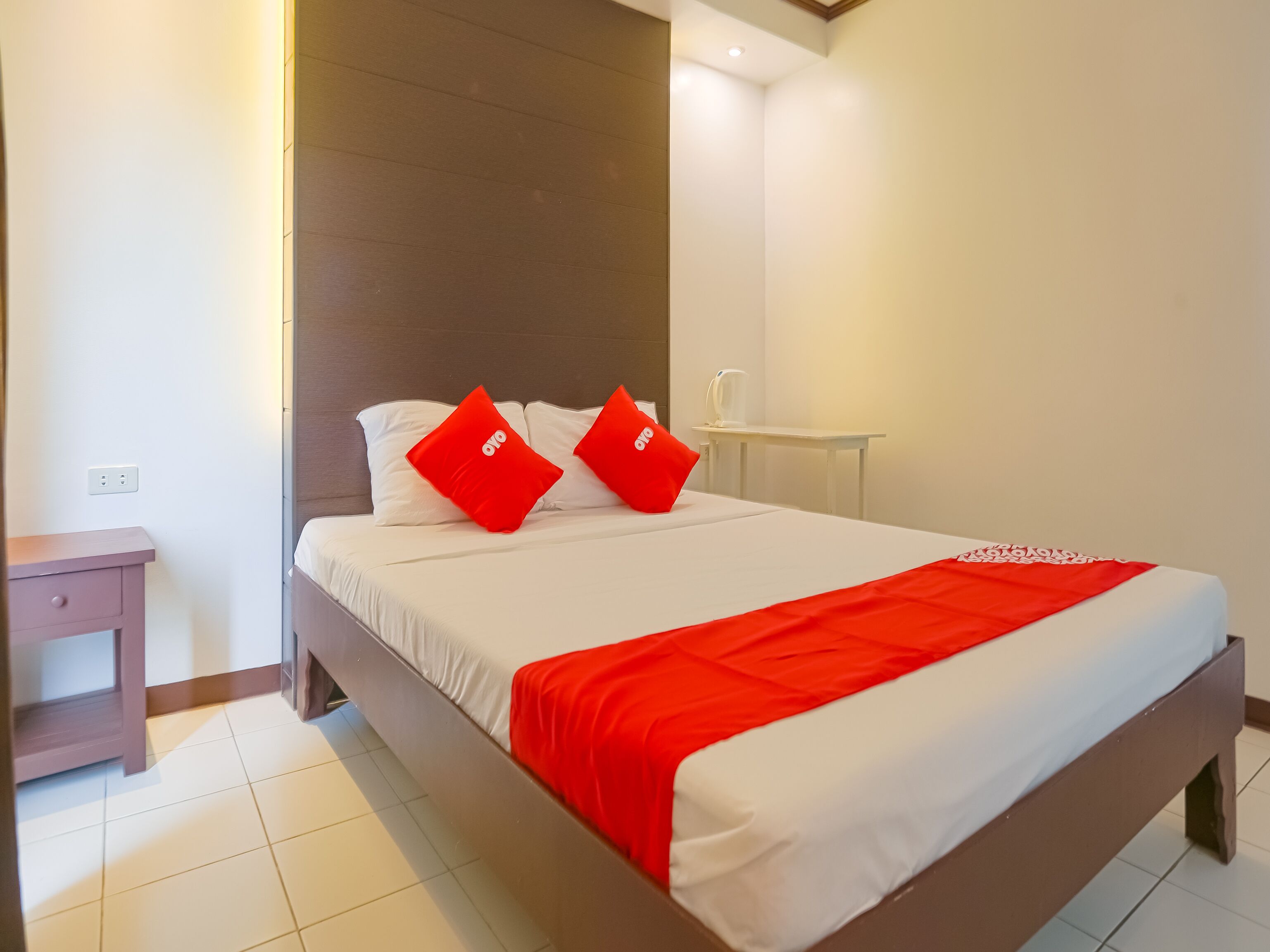 El Ronaldo Suites by OYO Rooms