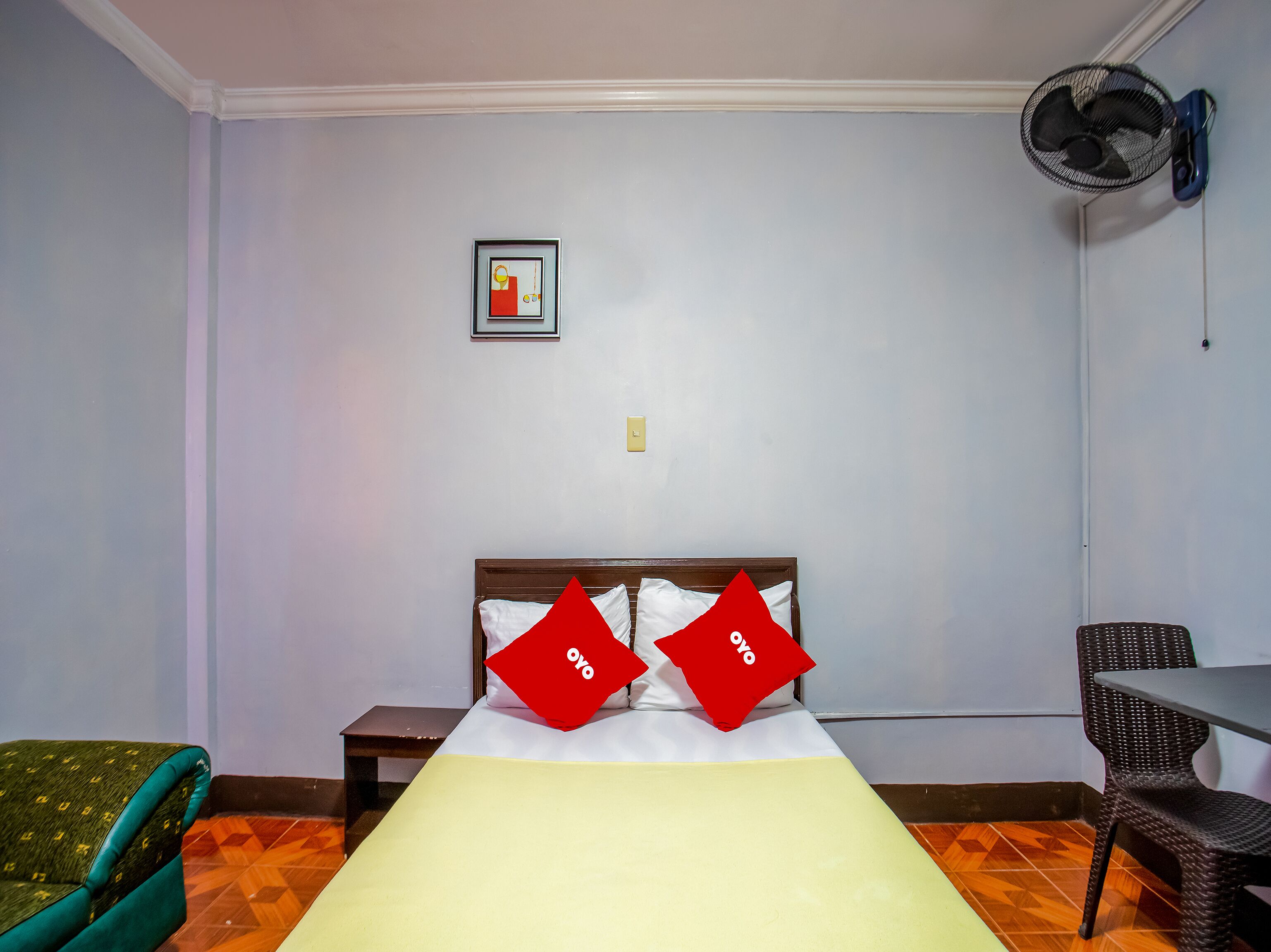 Laura's Hotel by Oyo Rooms