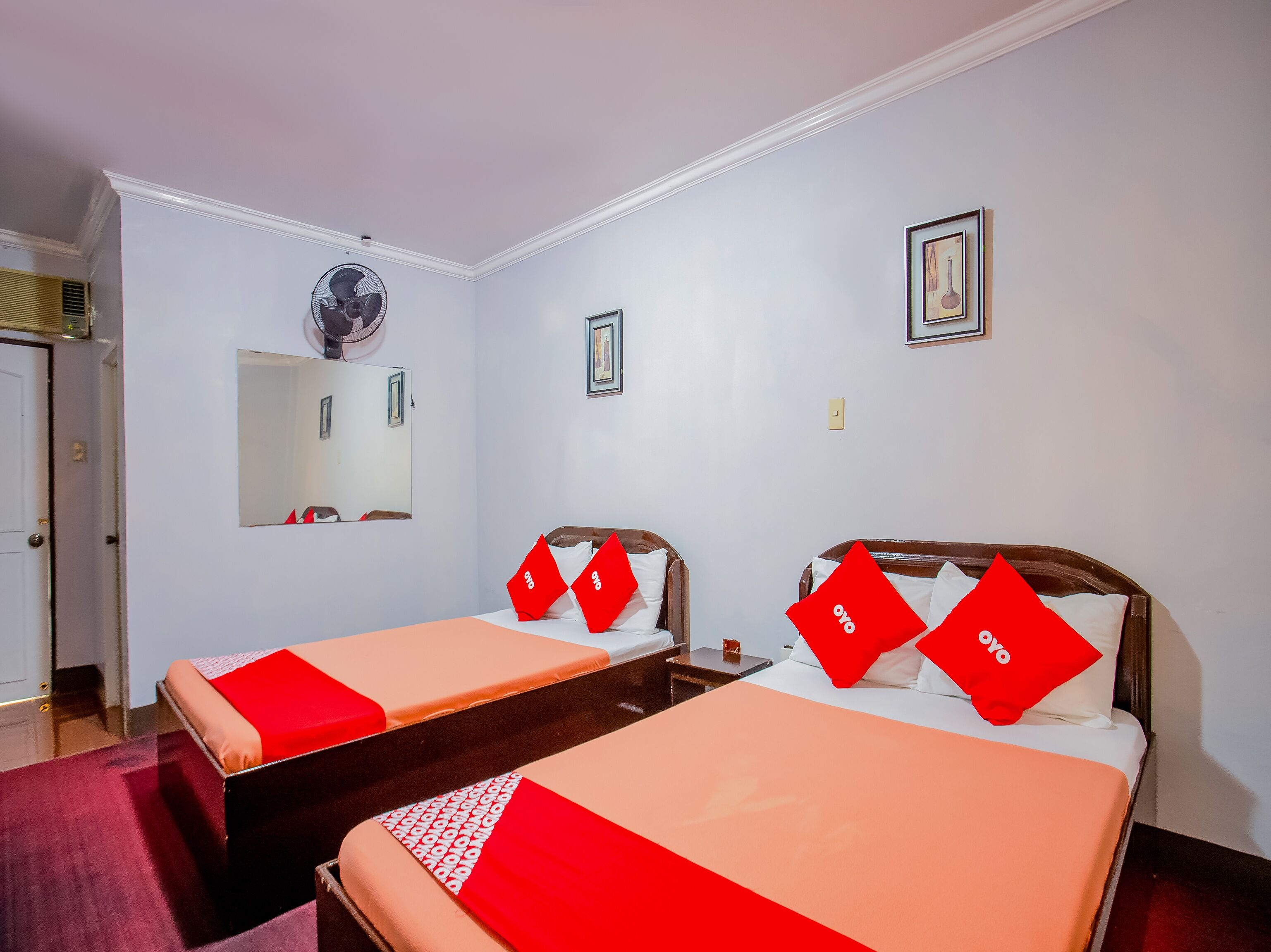 Laura's Hotel by Oyo Rooms