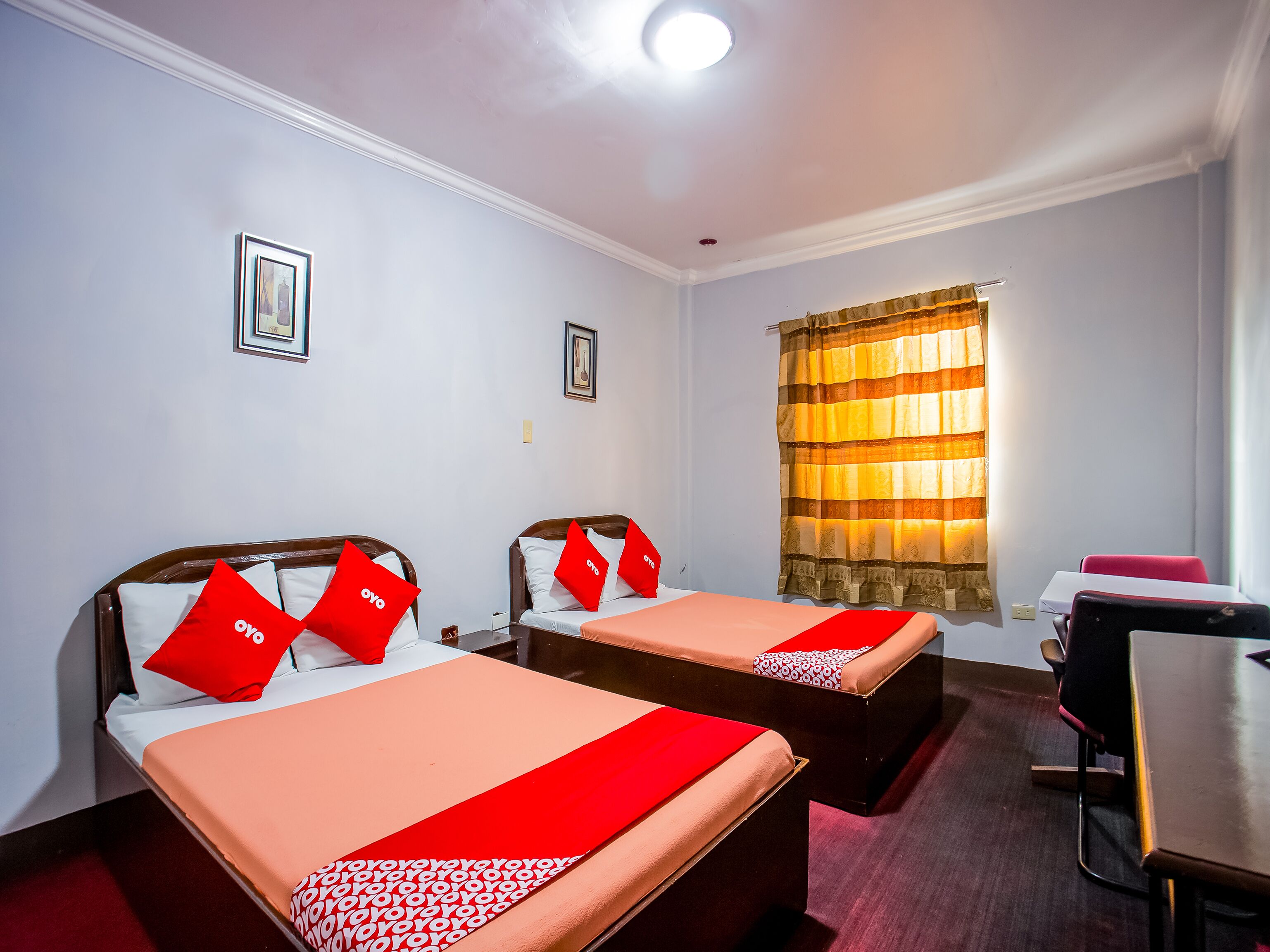 Laura's Hotel by Oyo Rooms