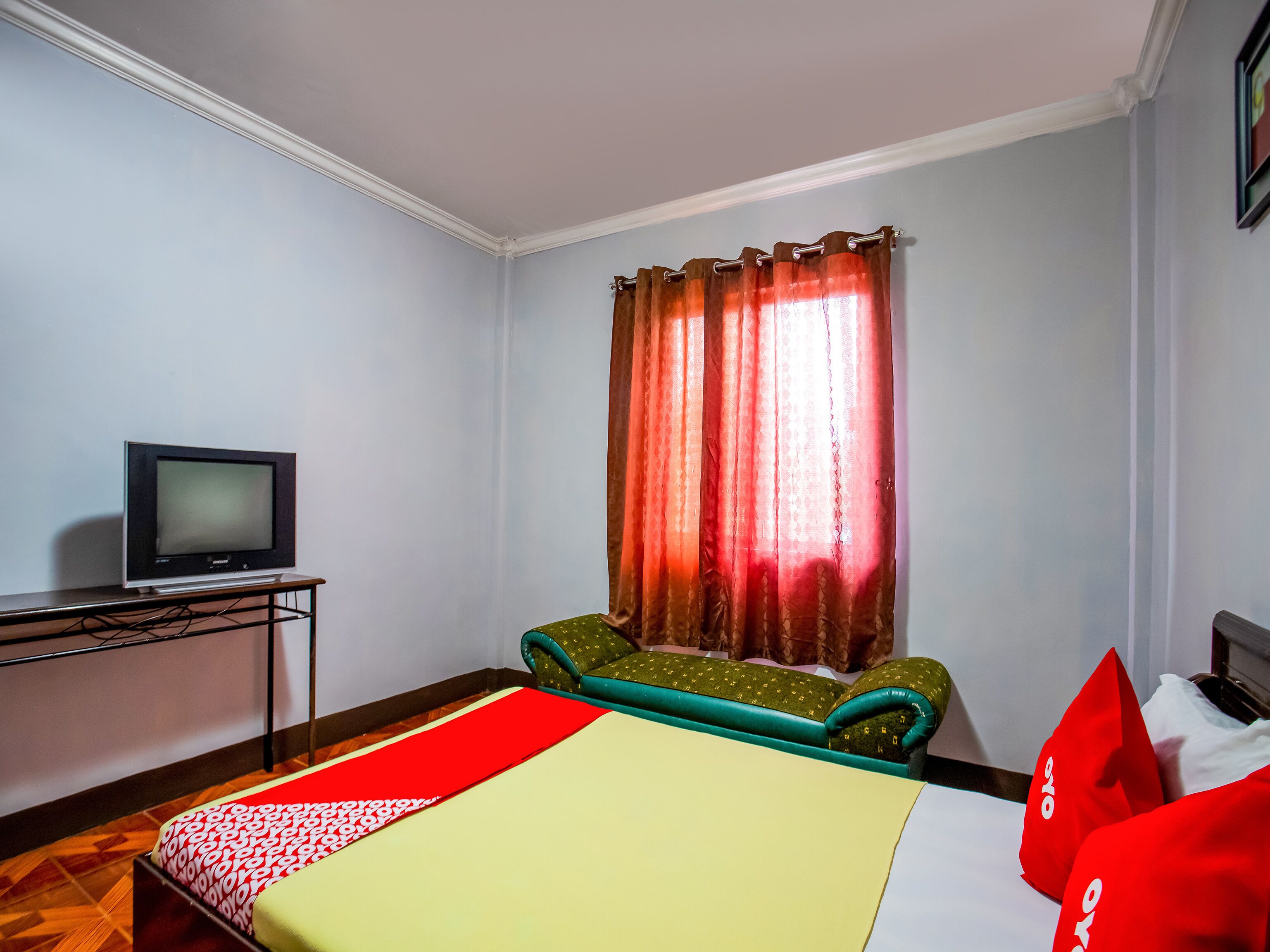 Laura's Hotel by Oyo Rooms