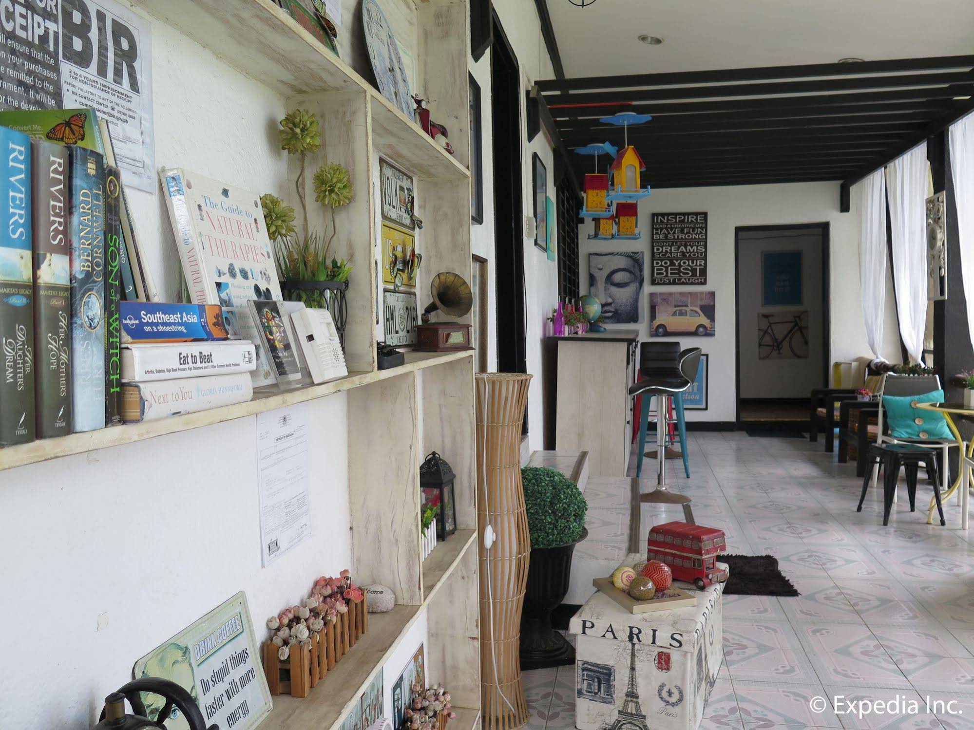 Mountain Breeze Hostel Tagaytay Center