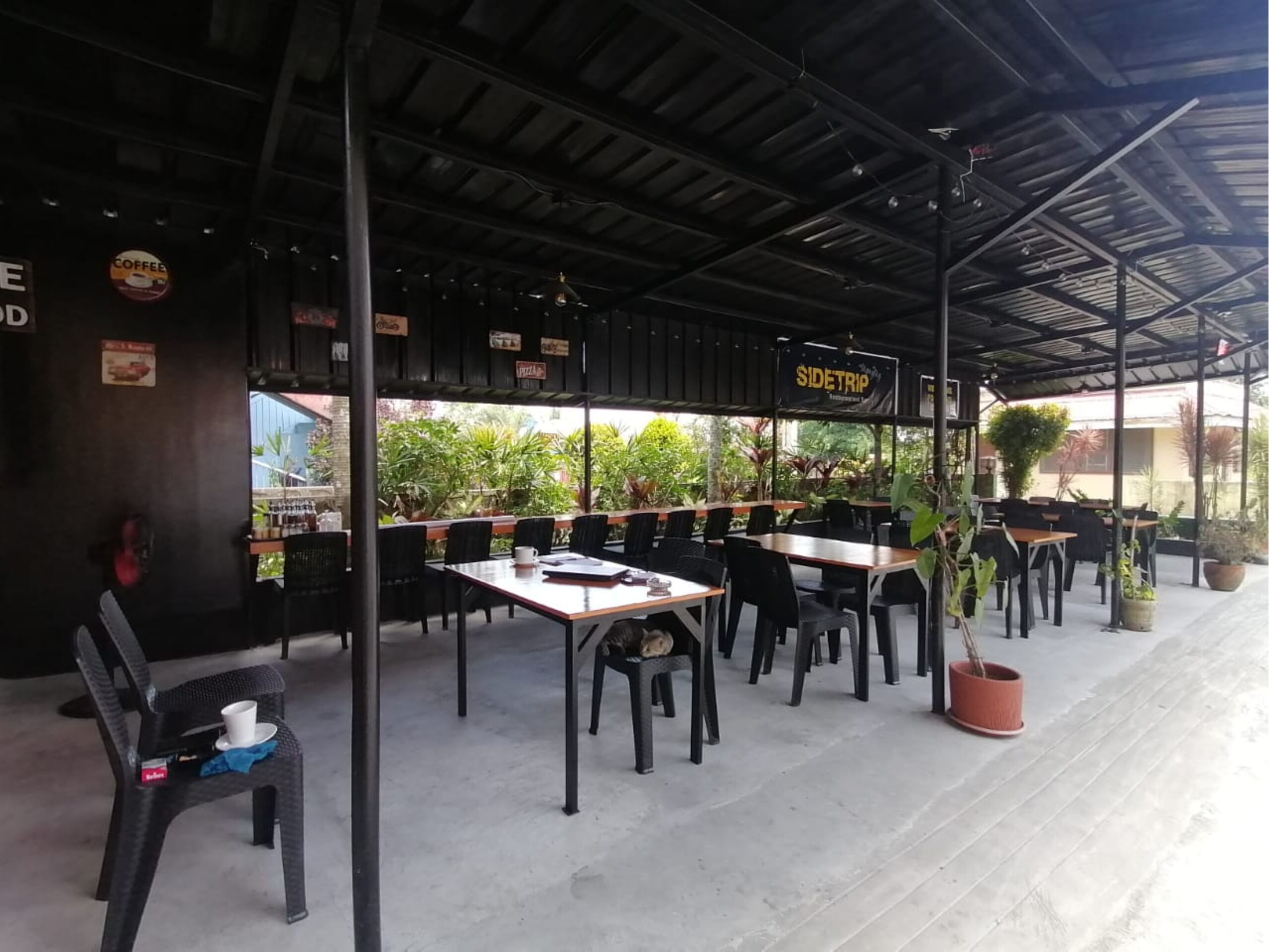 OYO 879 Lauriens Budget Hotel 2