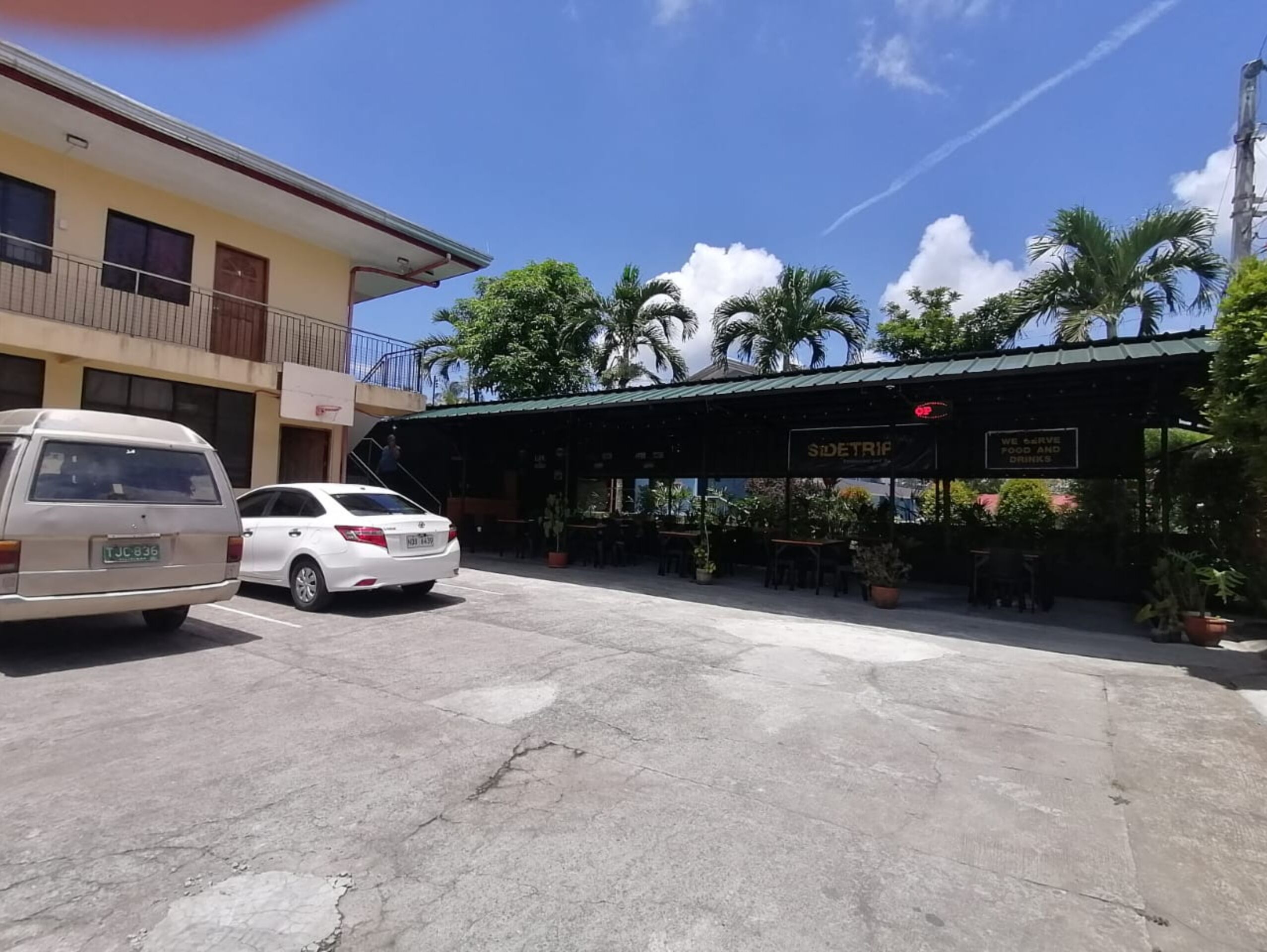 OYO 879 Lauriens Budget Hotel 2