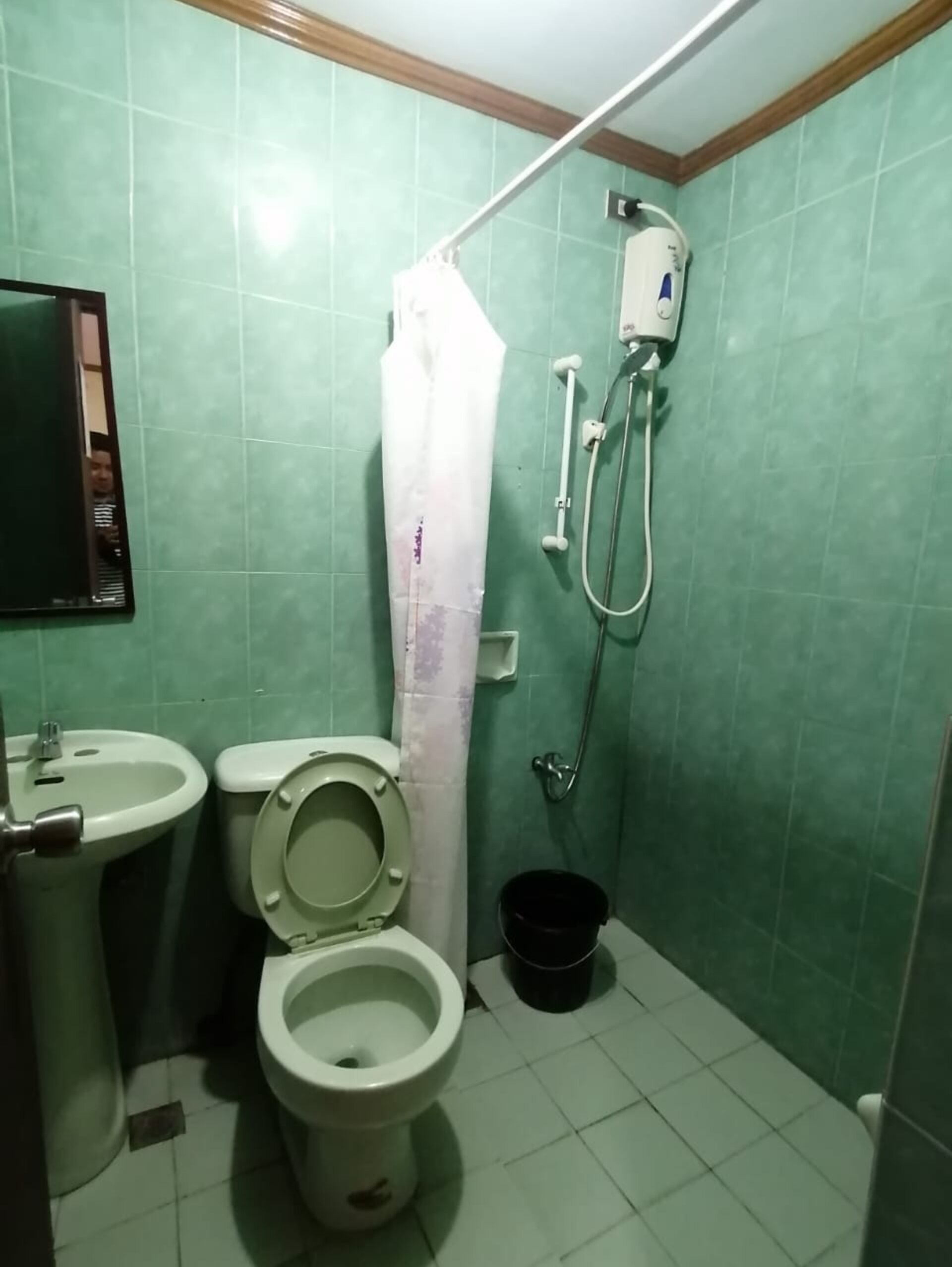 OYO 879 Lauriens Budget Hotel 2