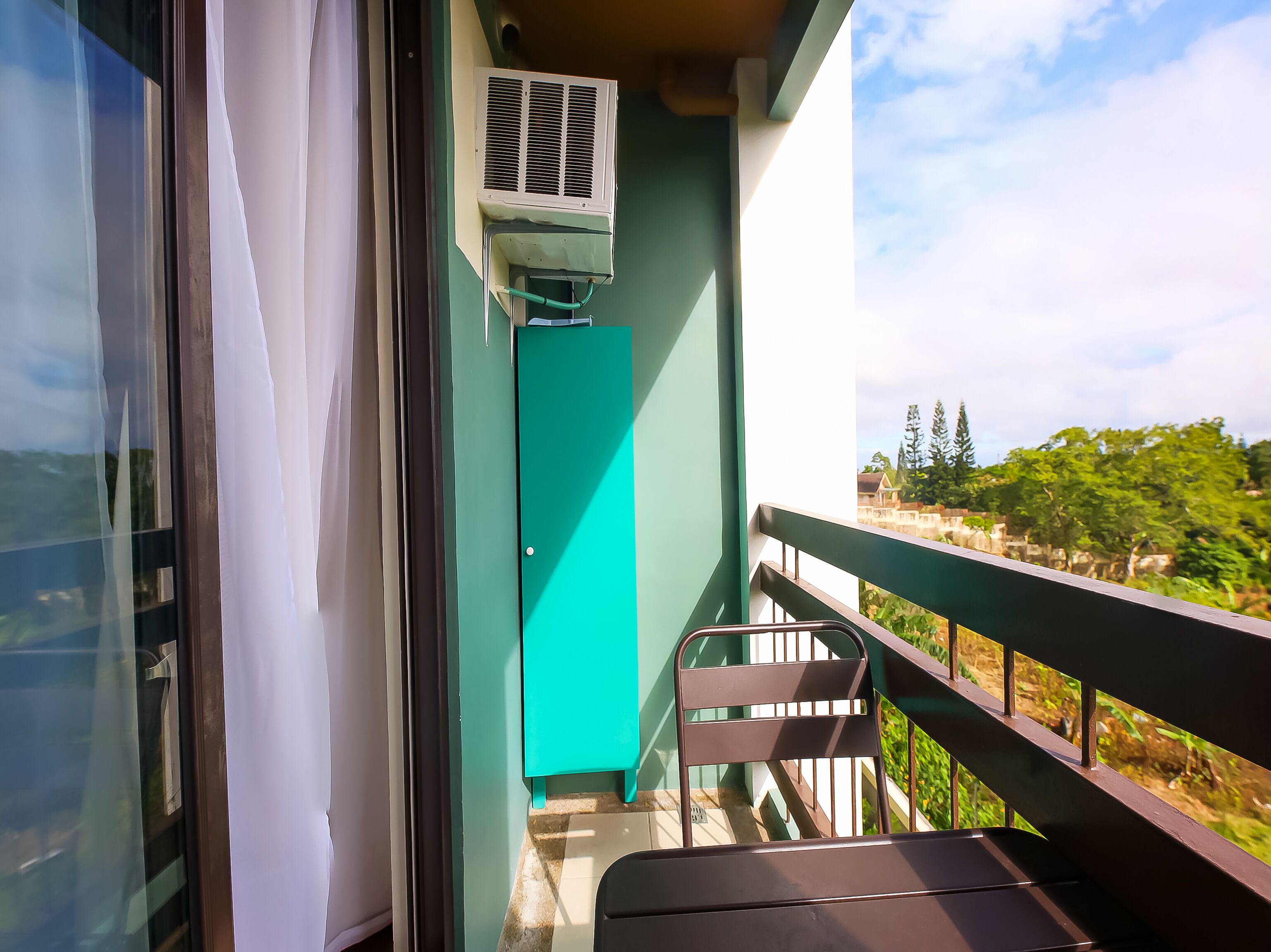Pine Suites by OYO Rooms