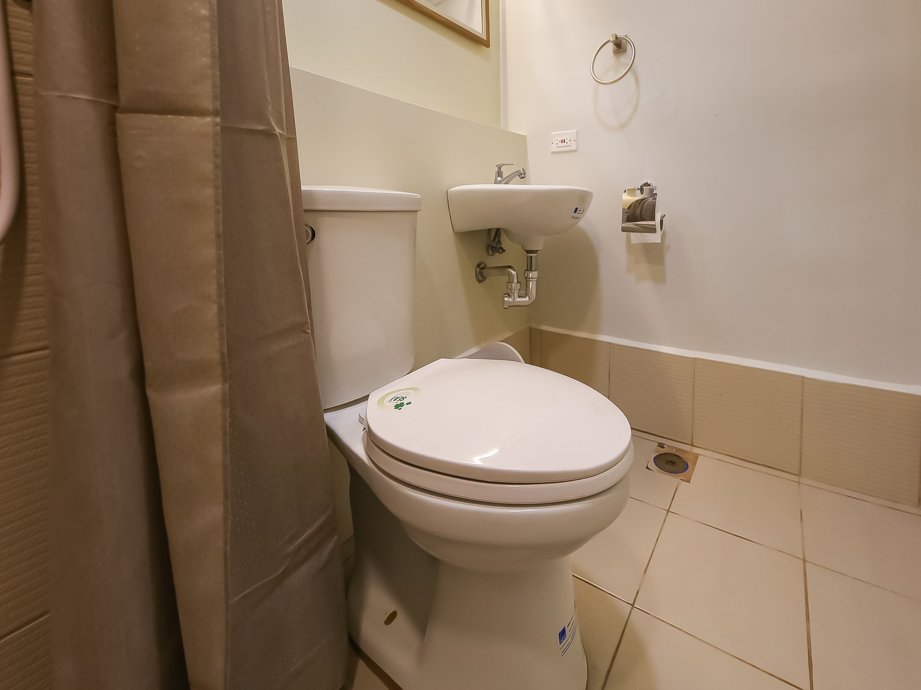 Pine Suites by OYO Rooms