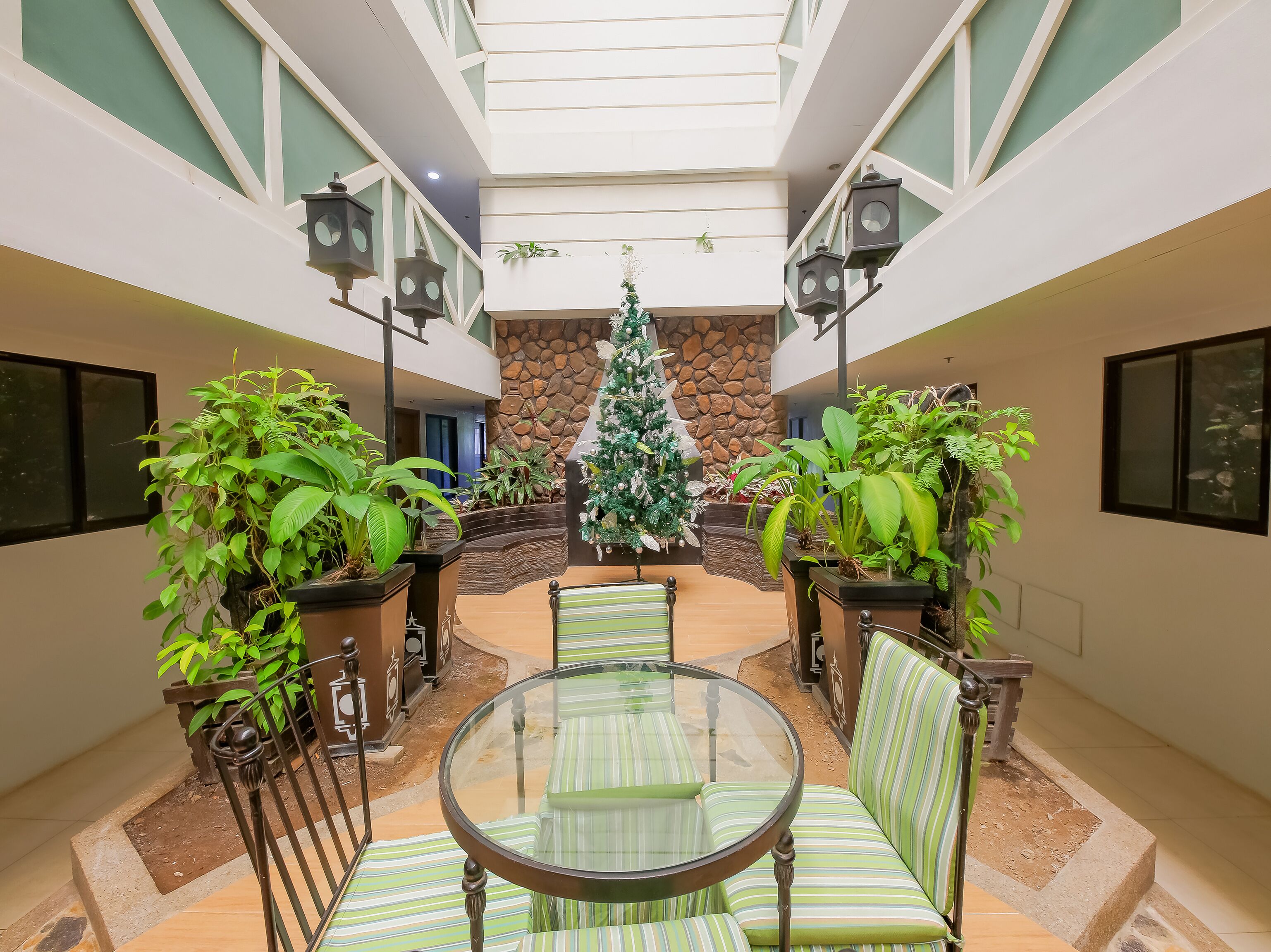 Pine Suites by OYO Rooms