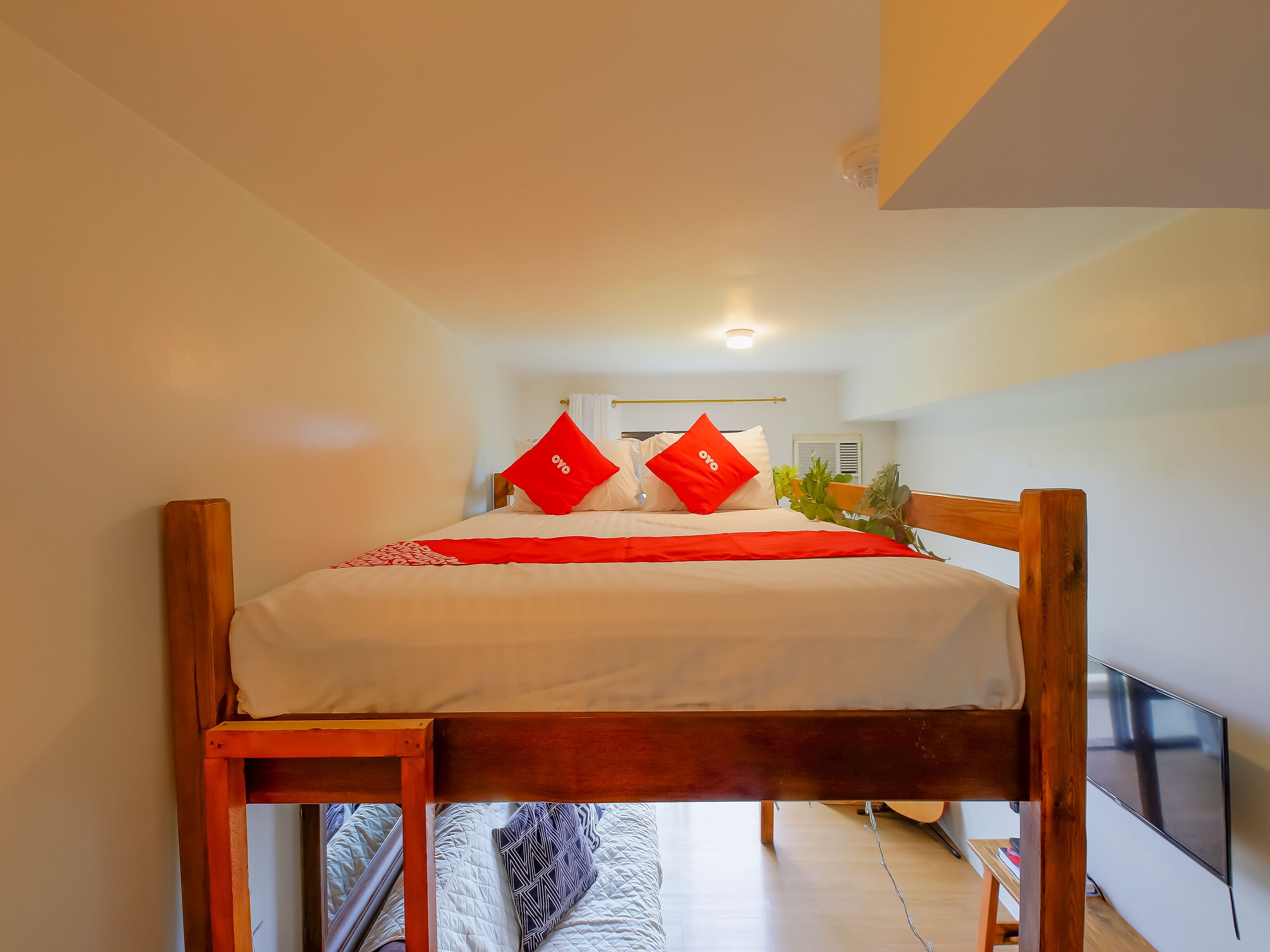 Pine Suites by OYO Rooms