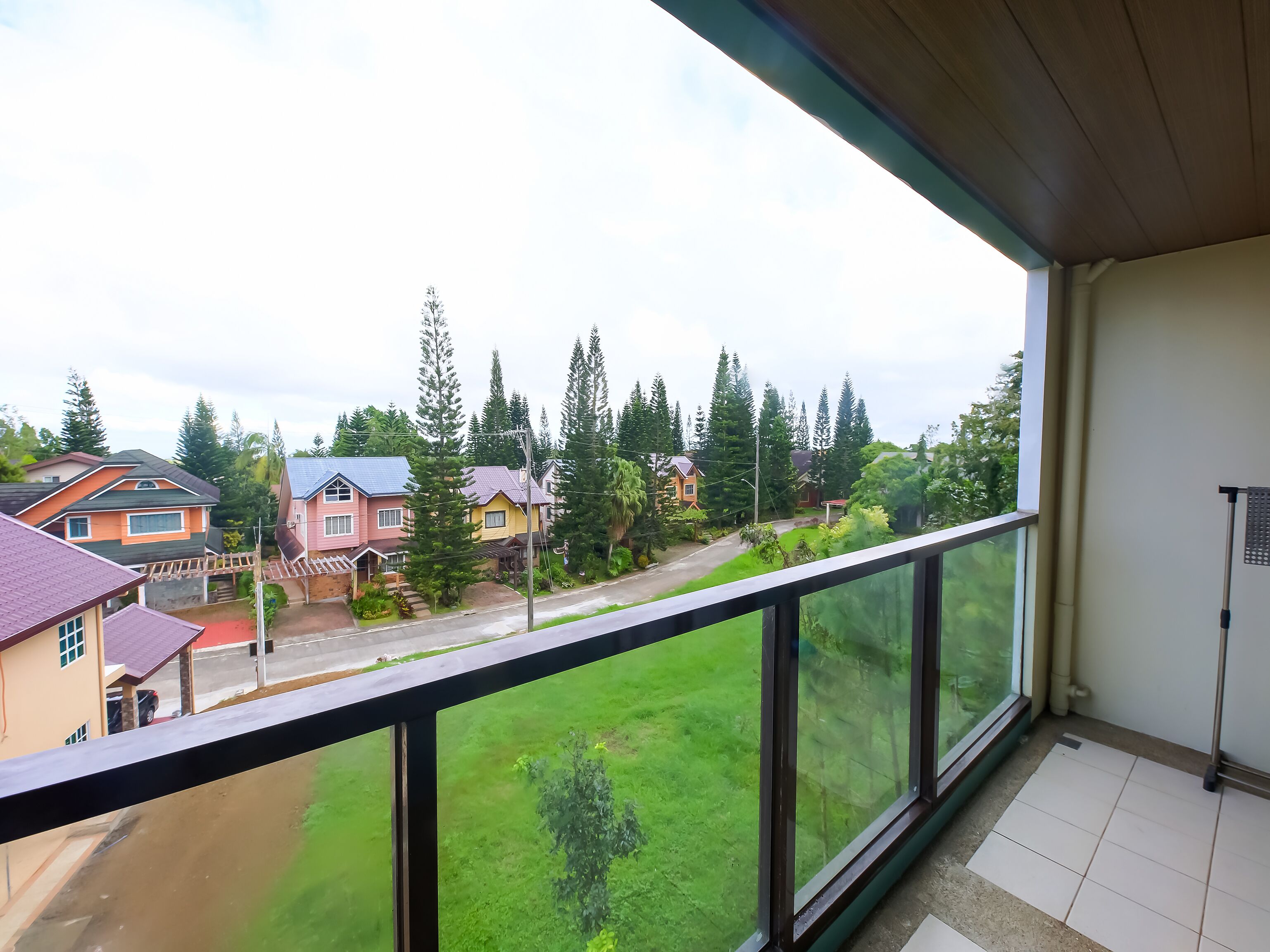 Pine Suites by OYO Rooms