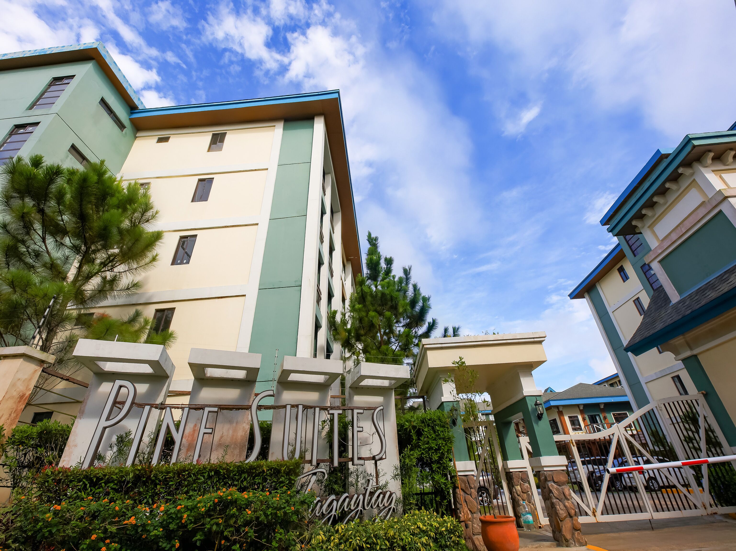 Pine Suites by OYO Rooms