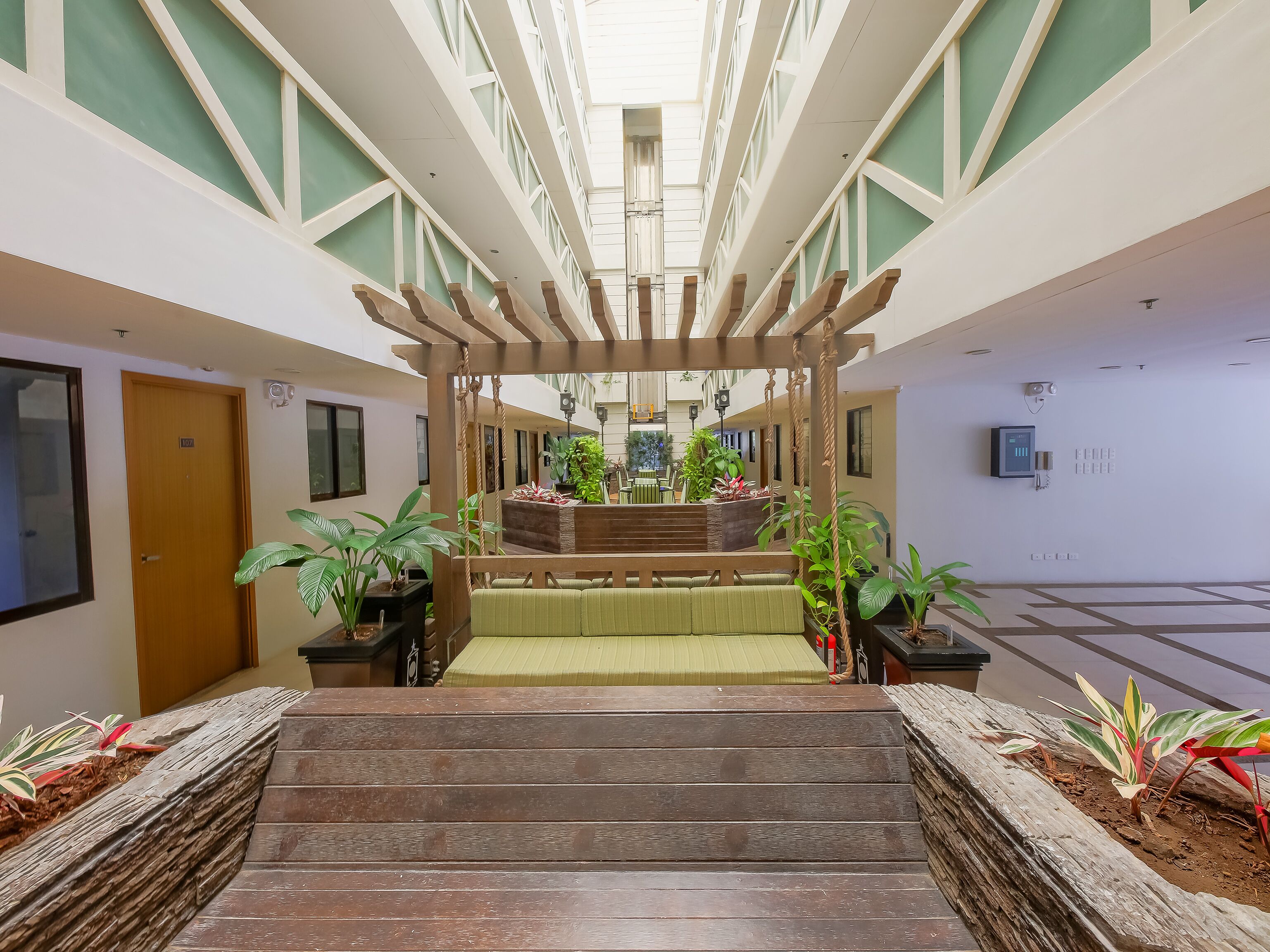 Pine Suites by OYO Rooms