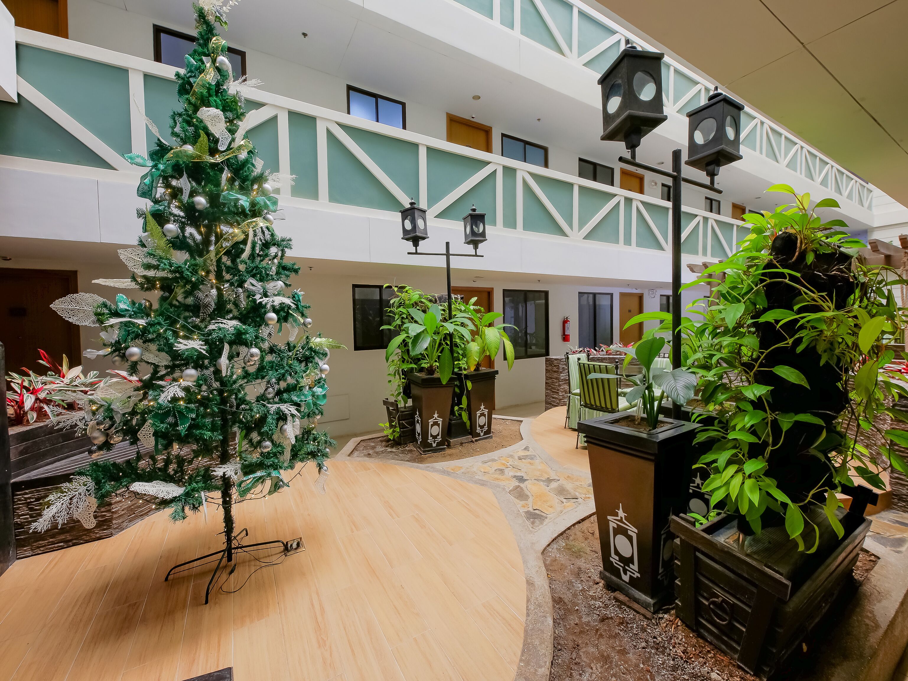 Pine Suites by OYO Rooms