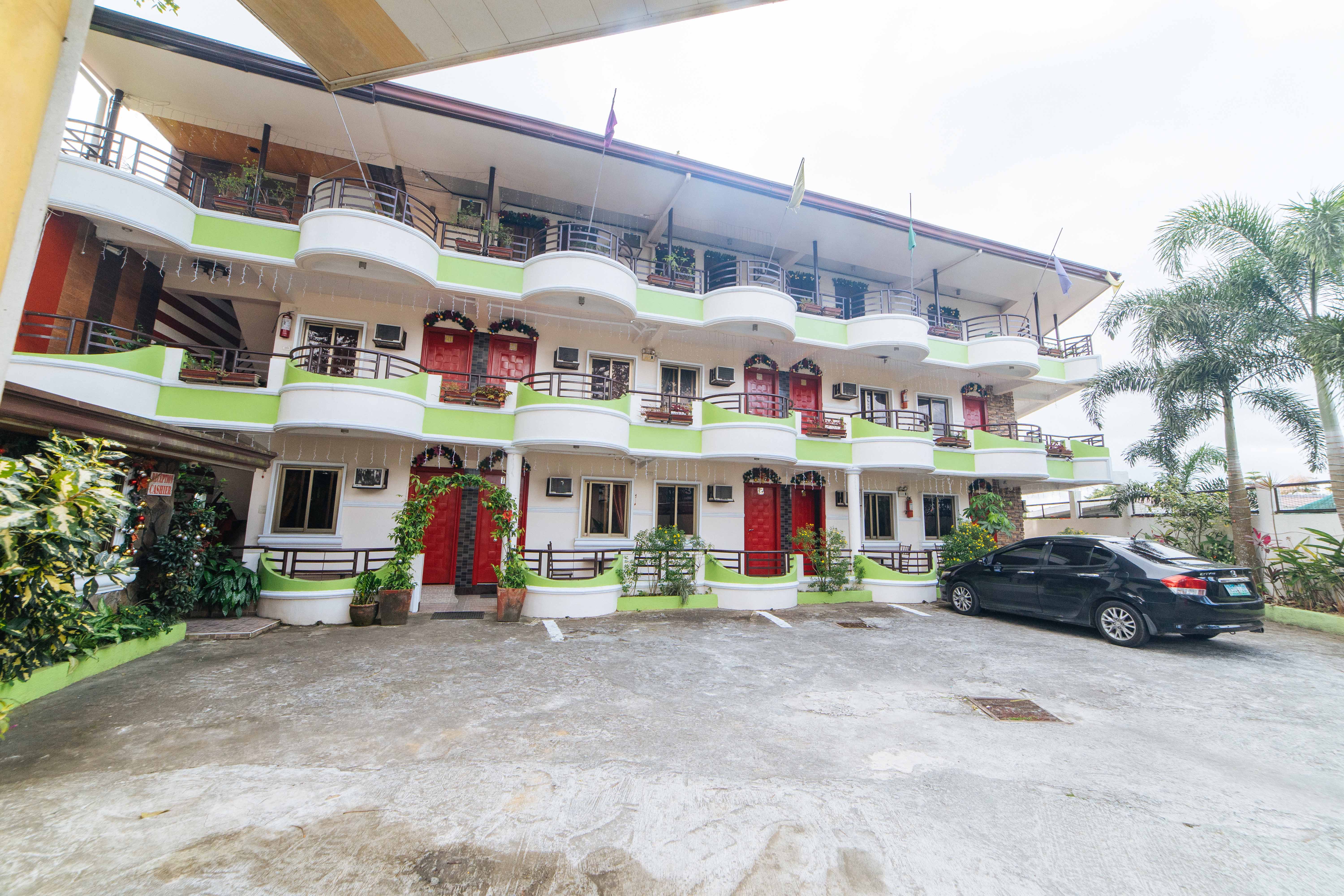 RedDoorz @ Tagaytay Road