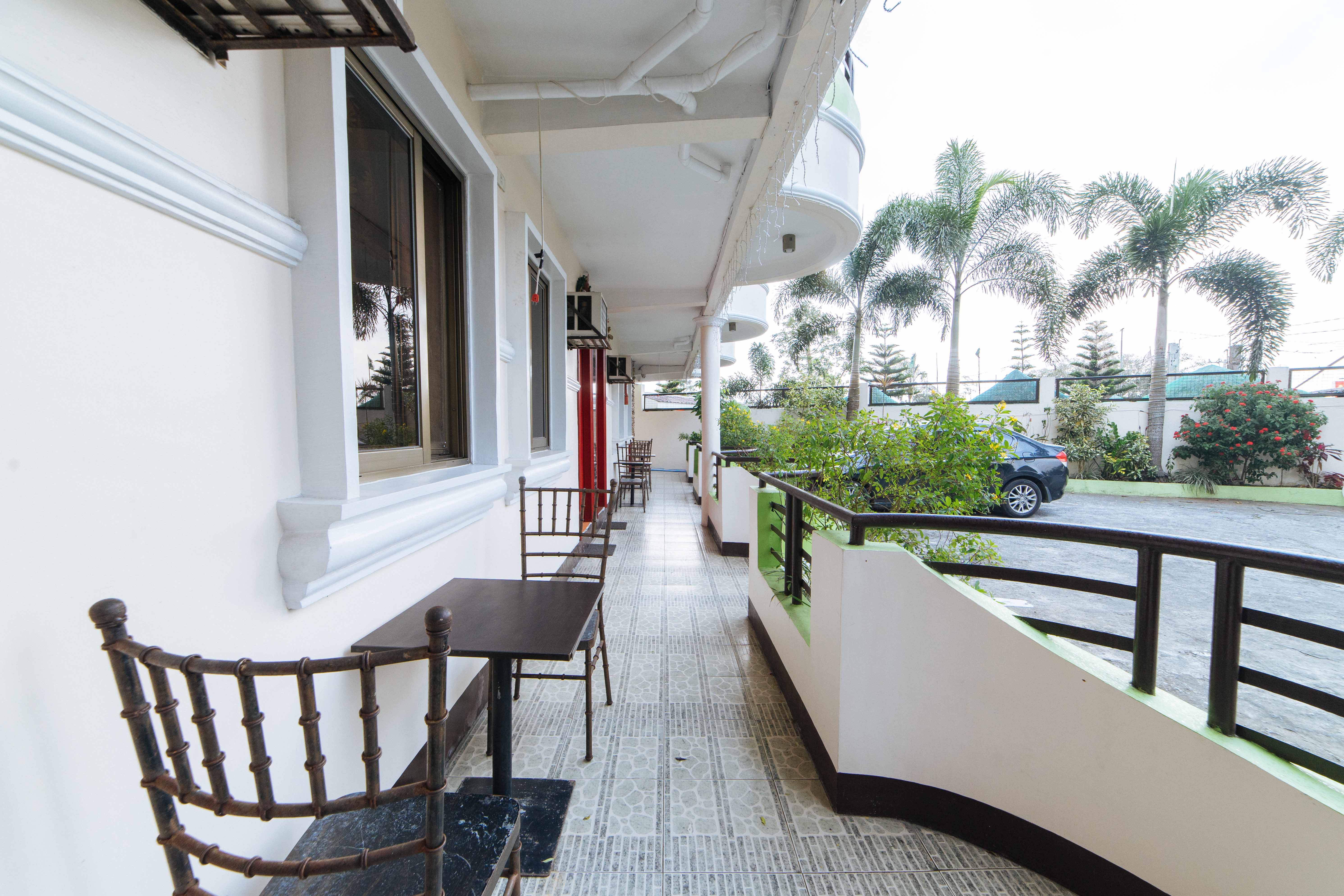 RedDoorz @ Tagaytay Road