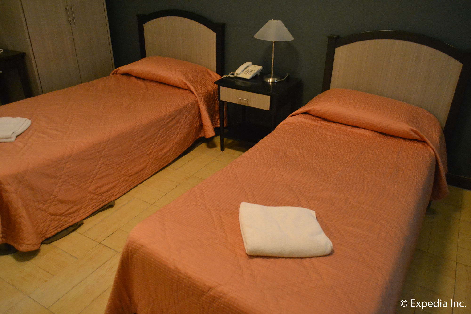 Tagaytay Country Hotel