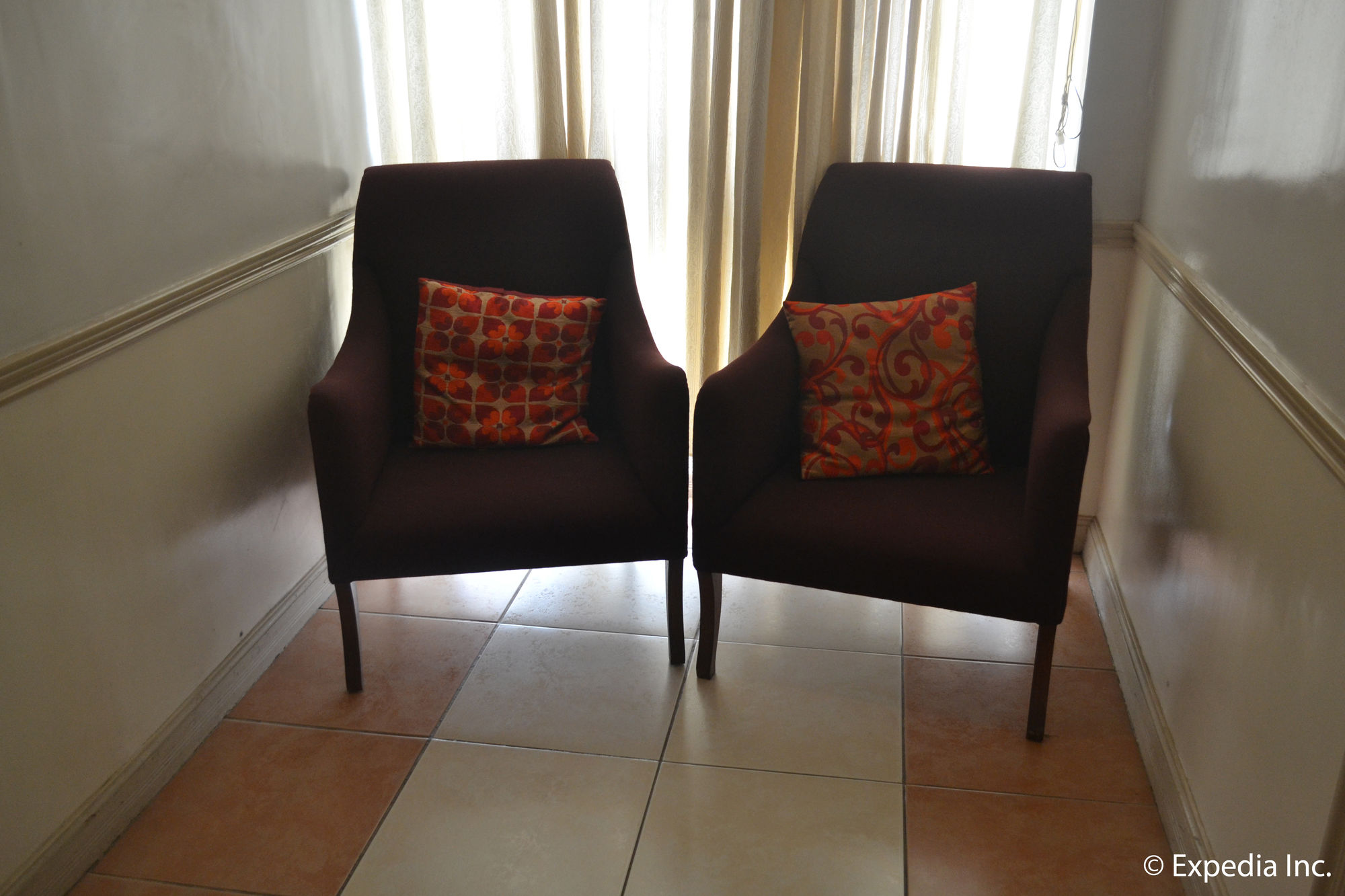 Tagaytay Country Hotel