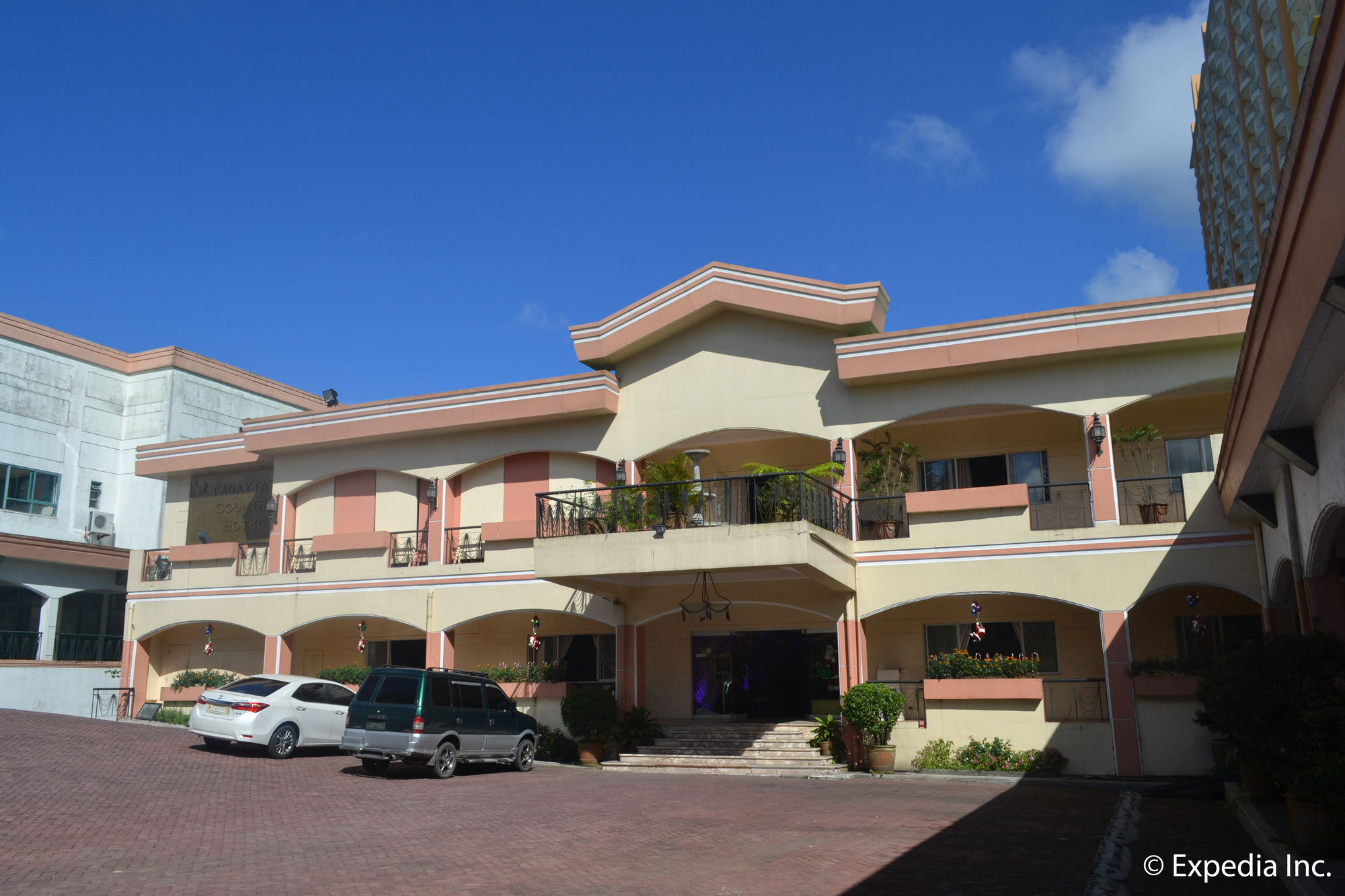Tagaytay Country Hotel