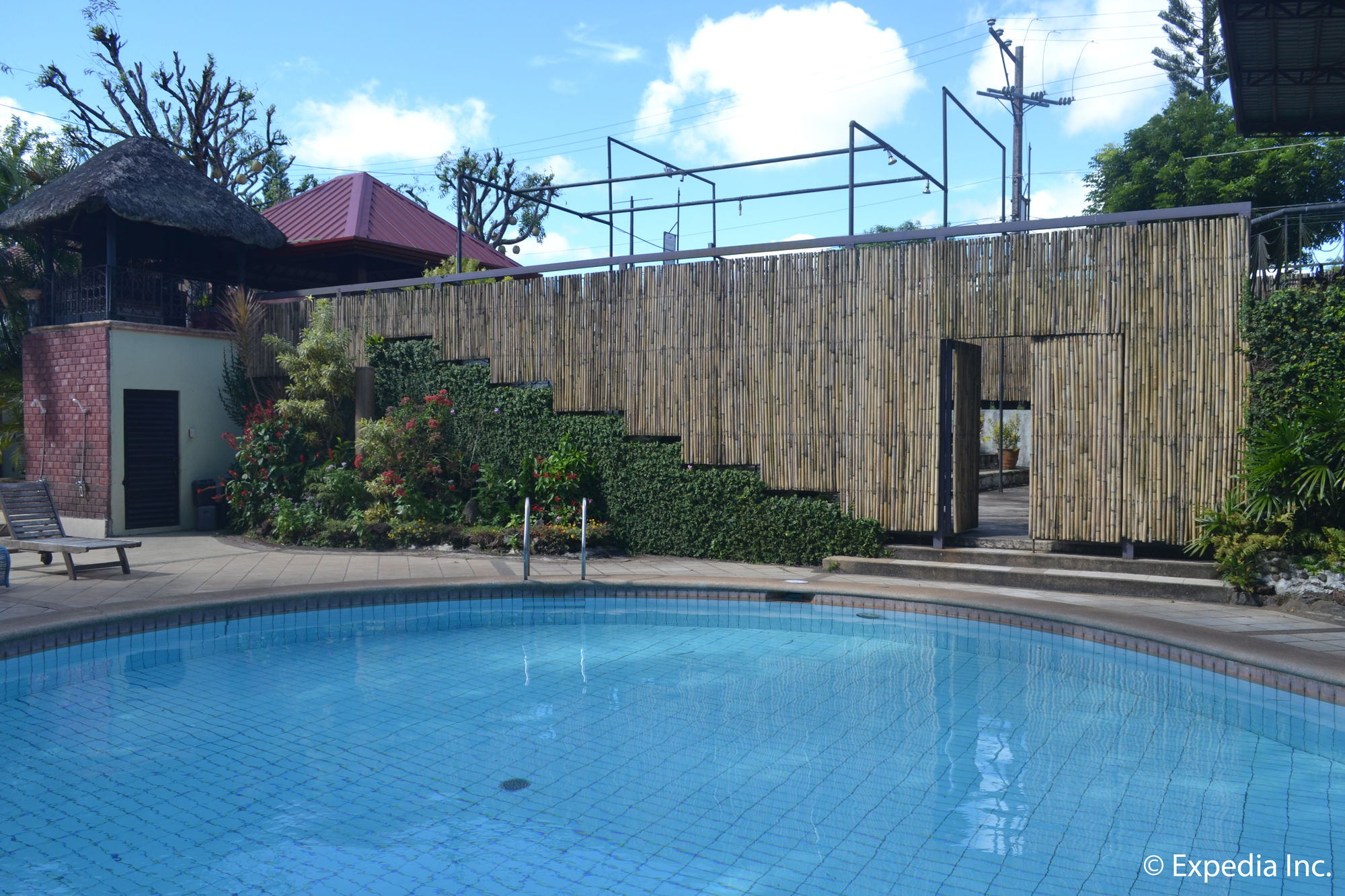 Tagaytay Country Hotel