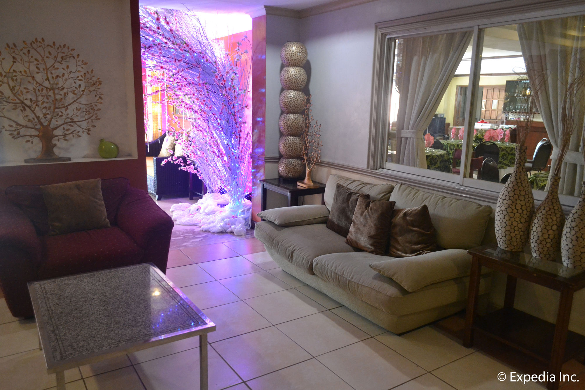 Tagaytay Country Hotel